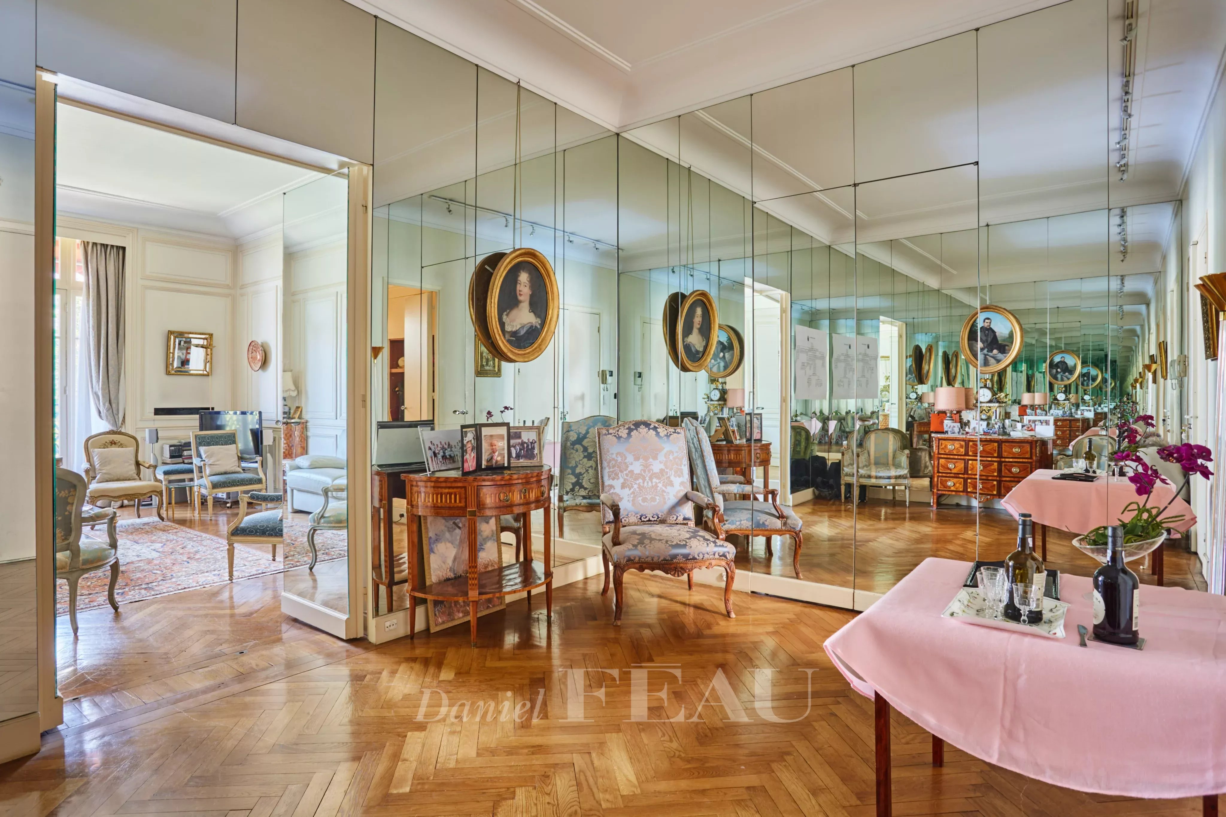 Sale Apartment Paris 7th