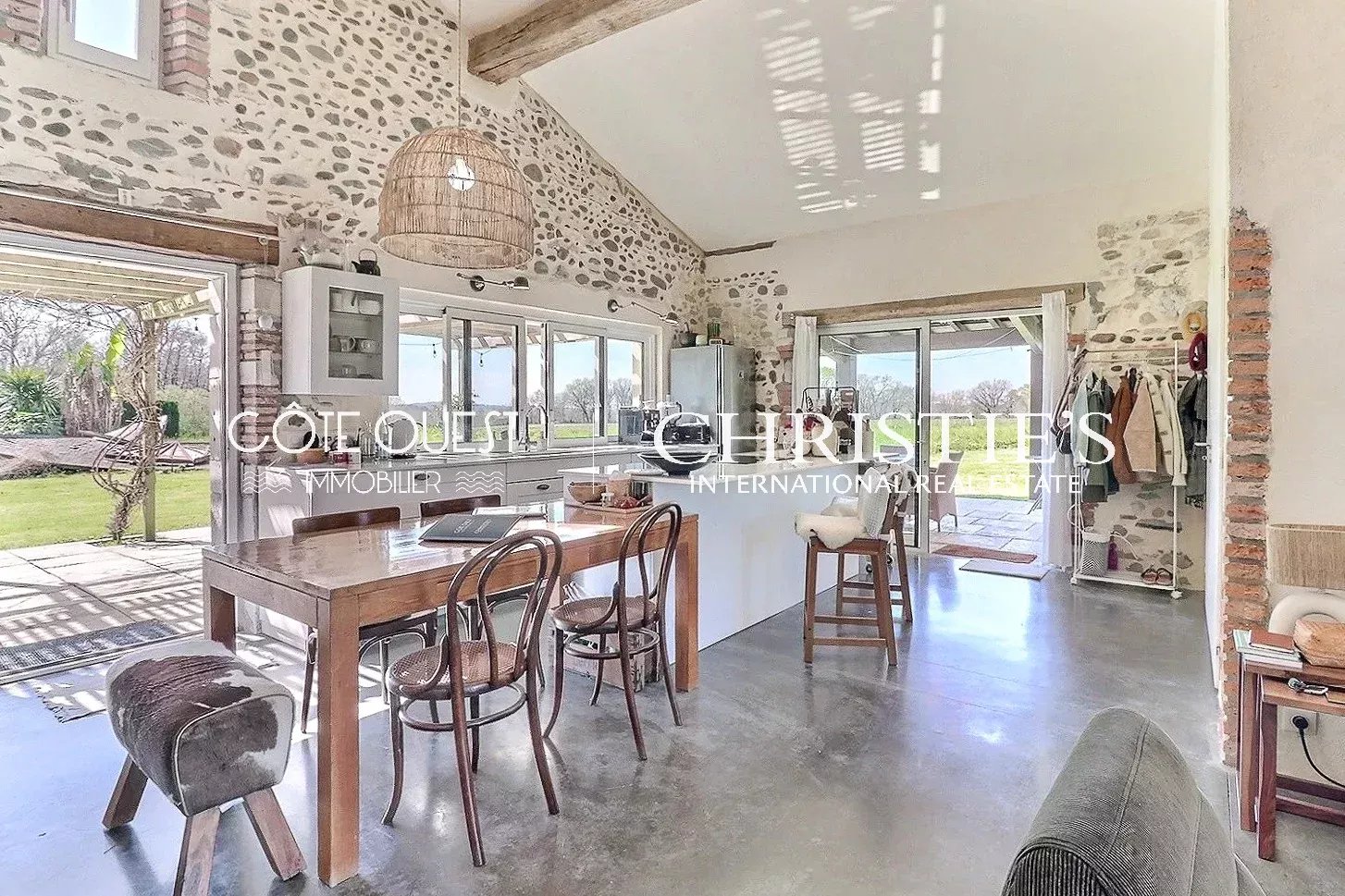 8 Bedroom Villa/Townhouse's Image 19