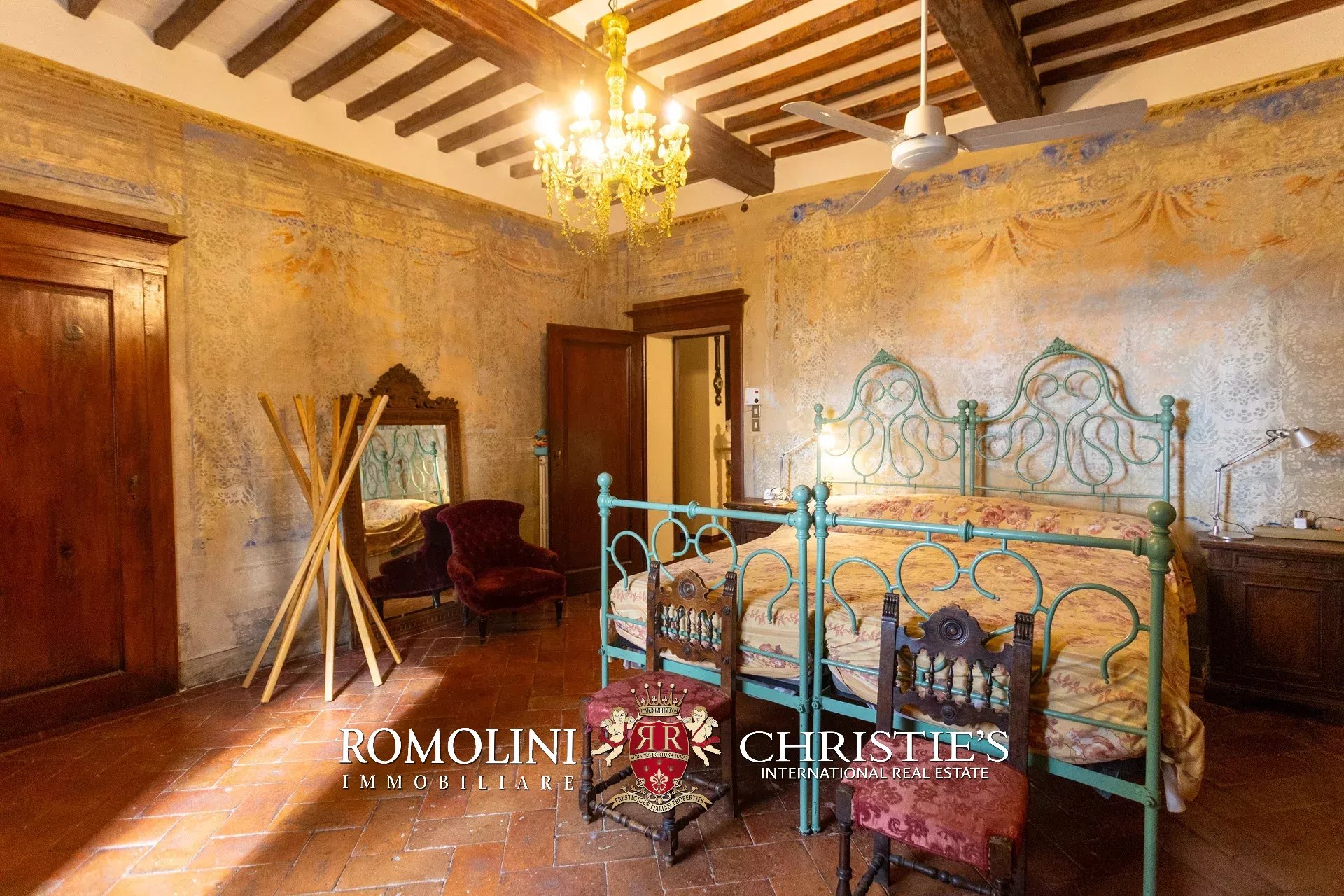 5 Bedroom Villa/Townhouse's Image 32