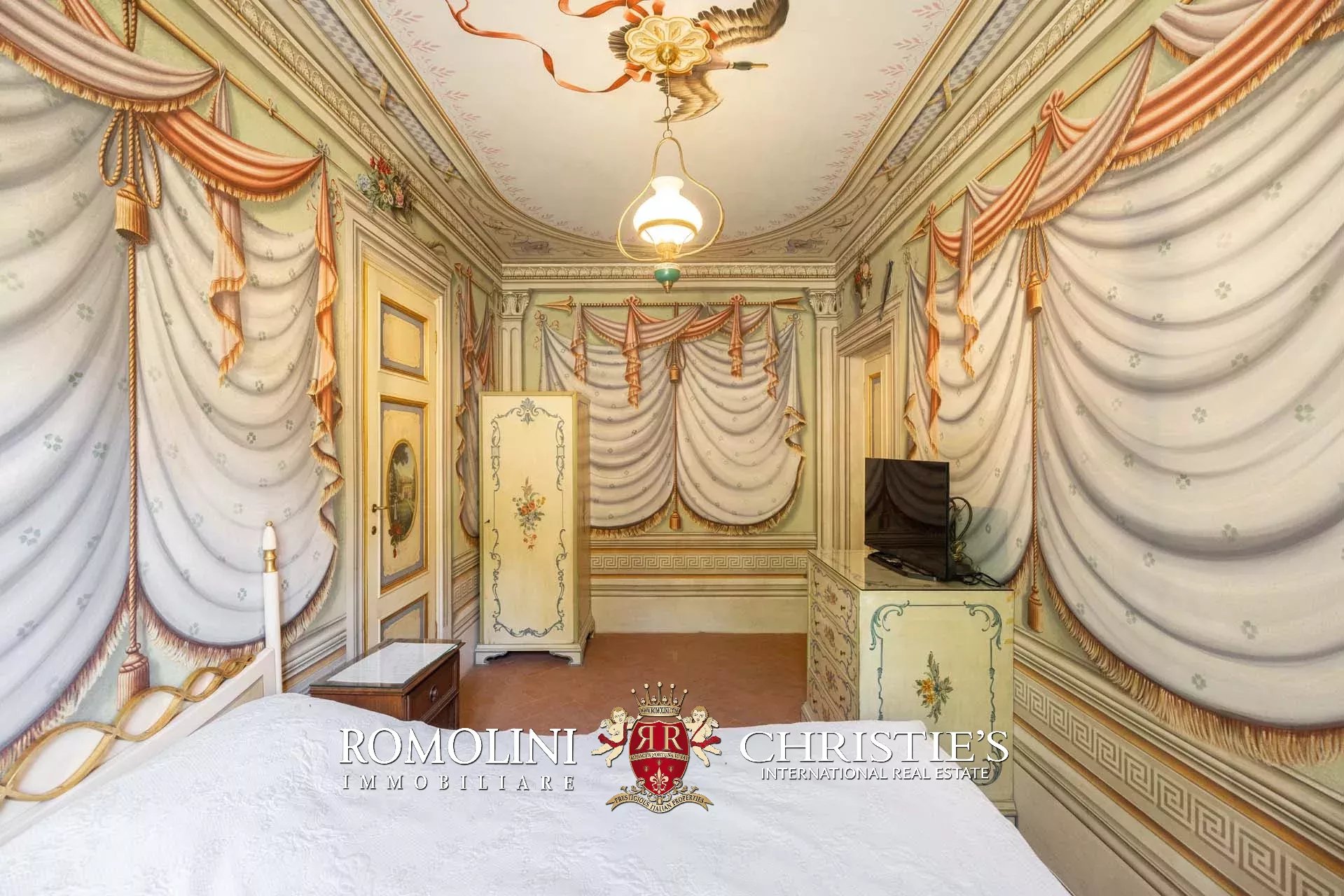 6 Bedroom Villa/Townhouse's Image 70