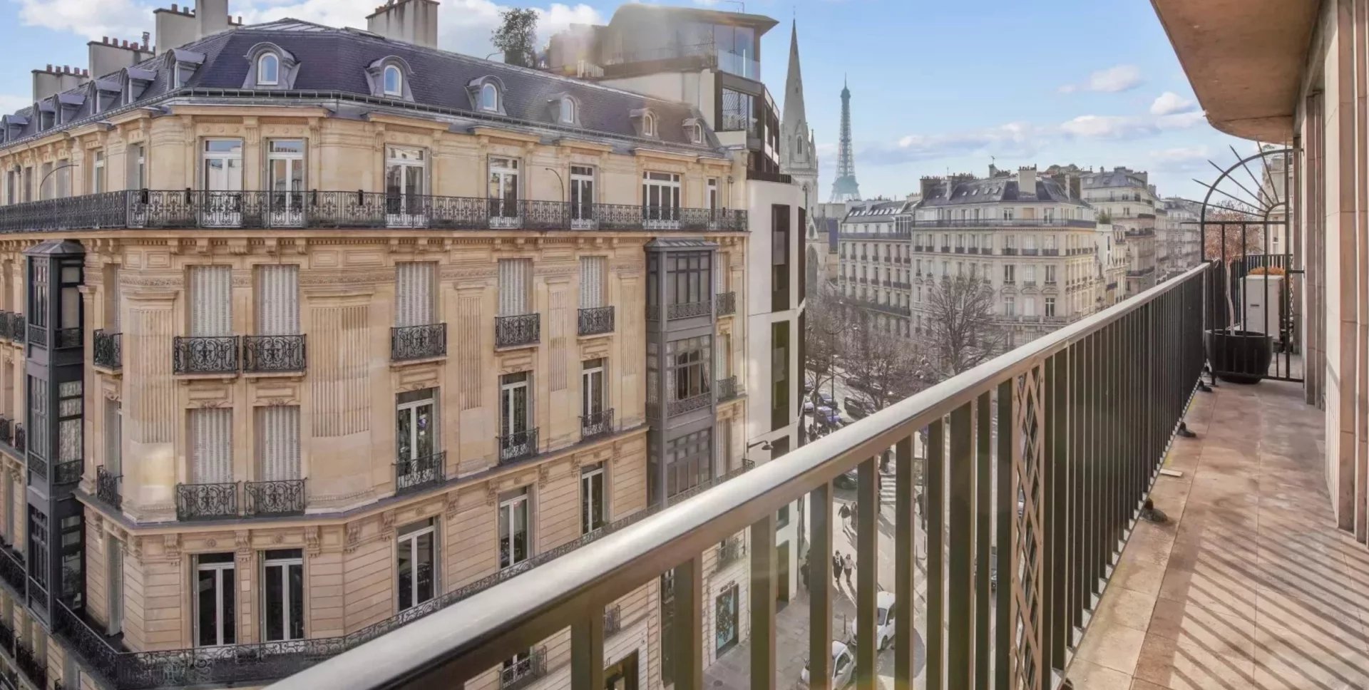 Sale Apartment Paris 8th
