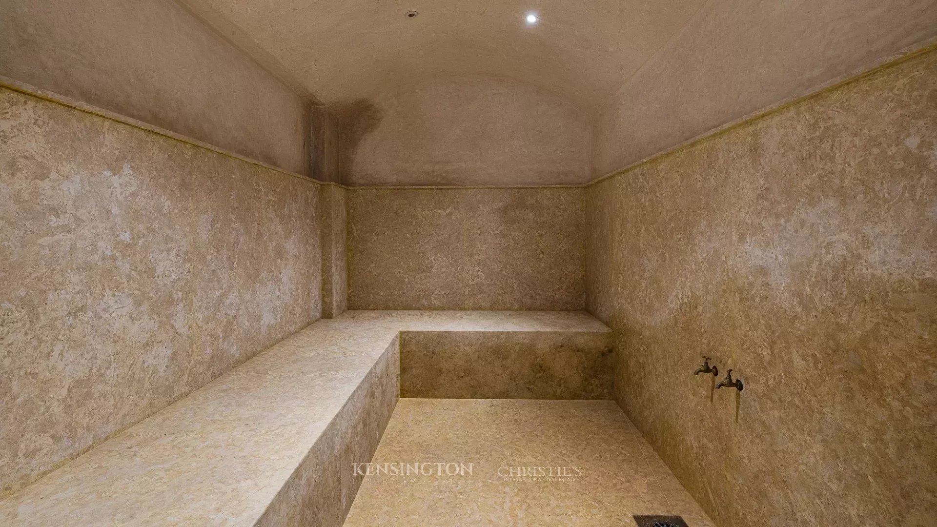5 Bedroom Villa/Townhouse's Image 15