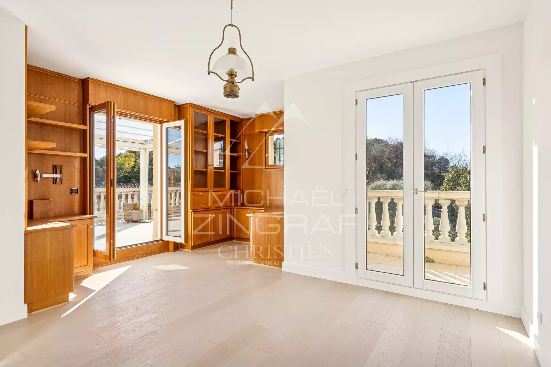5 Bedroom Villa/Townhouse's Image 4