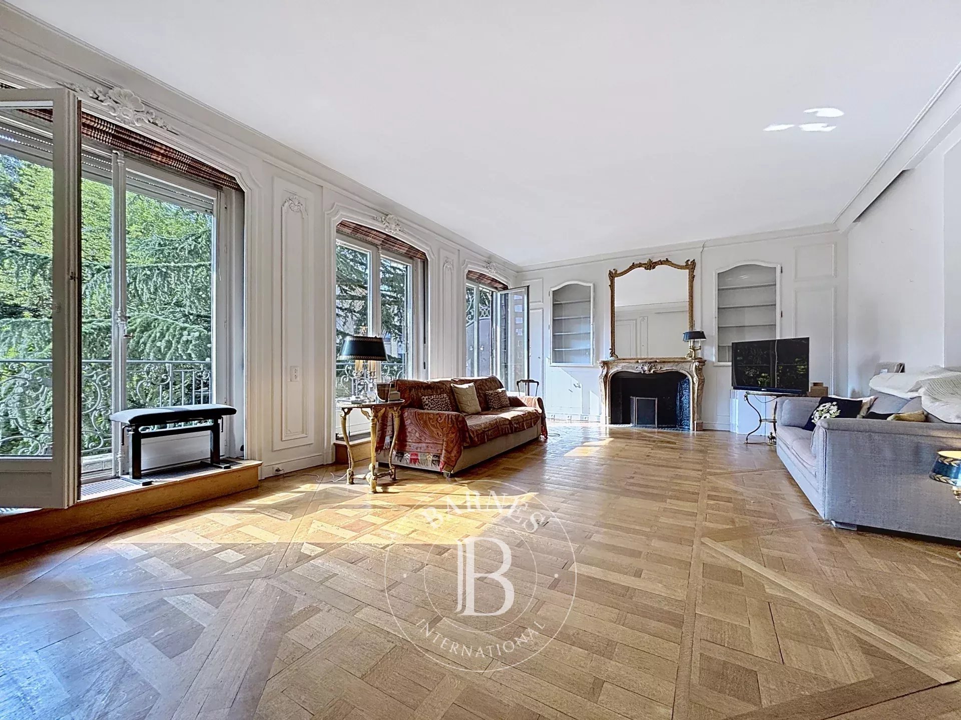 Ixelles - Luxurious apartment - 4 bedrooms - terrace - swimming pool