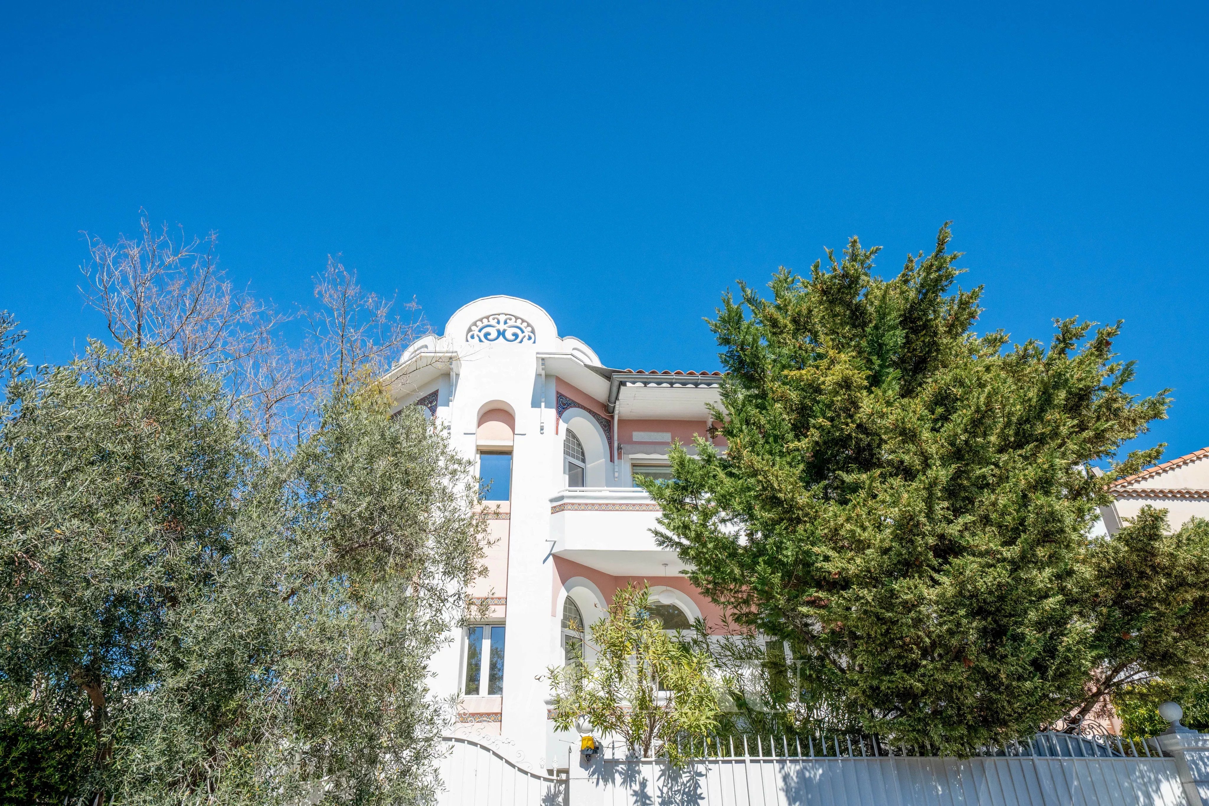 Marseille 8ème - Maison familiale au coeur d'une résidence sécurisée