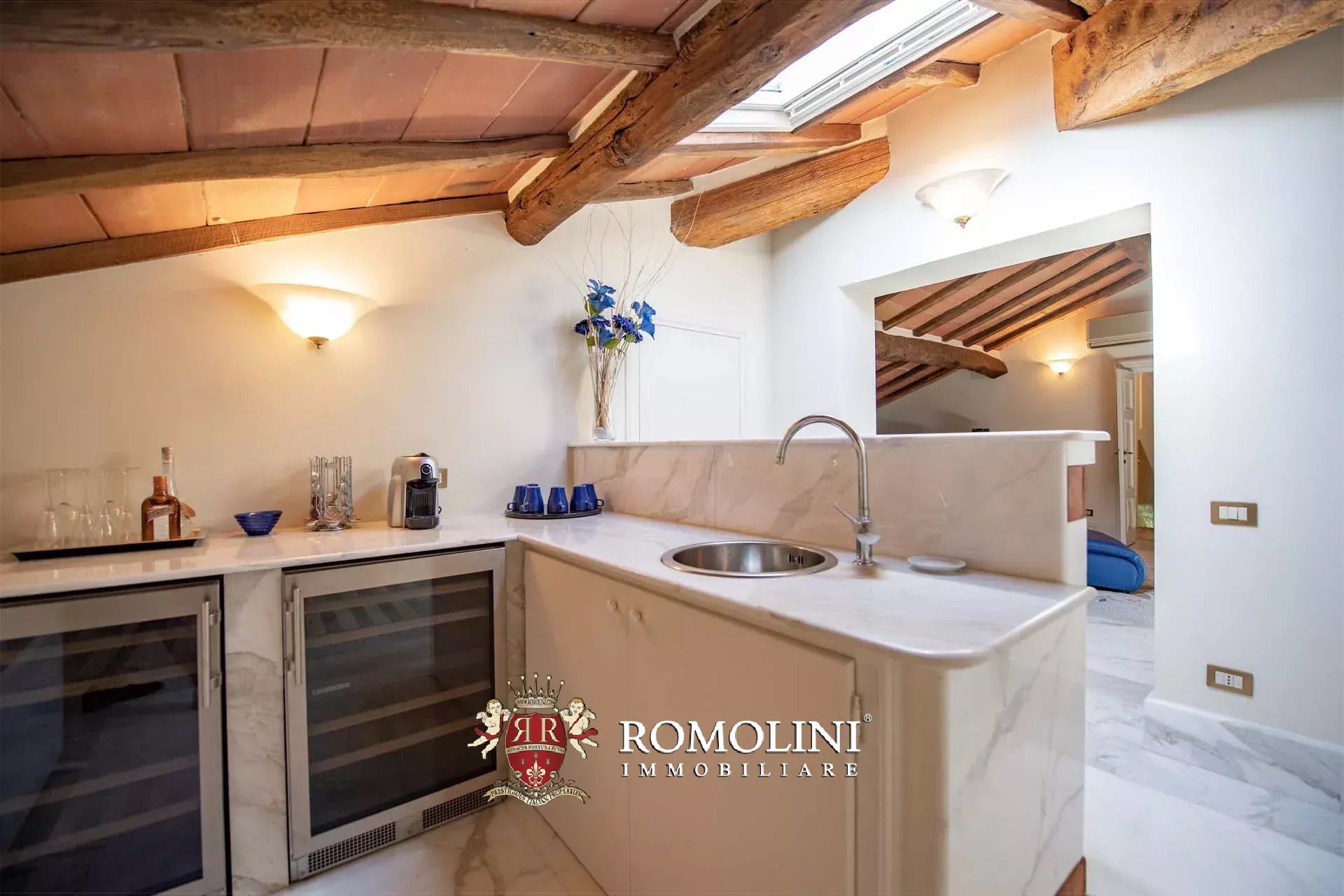 8 Bedroom Villa/Townhouse's Image 39