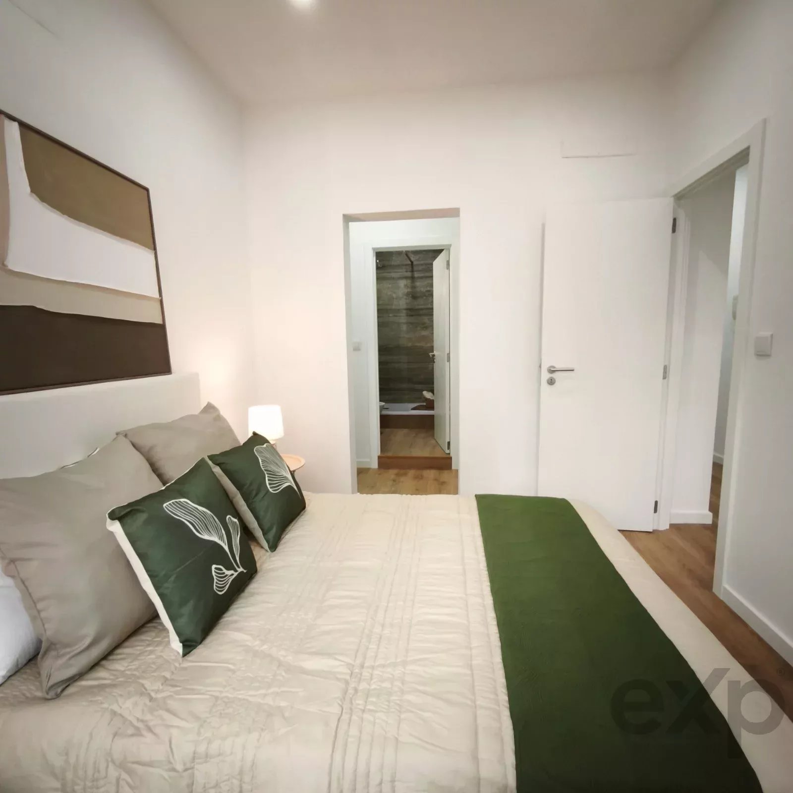 Fully Renovated 3-Bedroom Apartment with En-Suite and Walk-In Closet in Penha de França 87177065 image 16