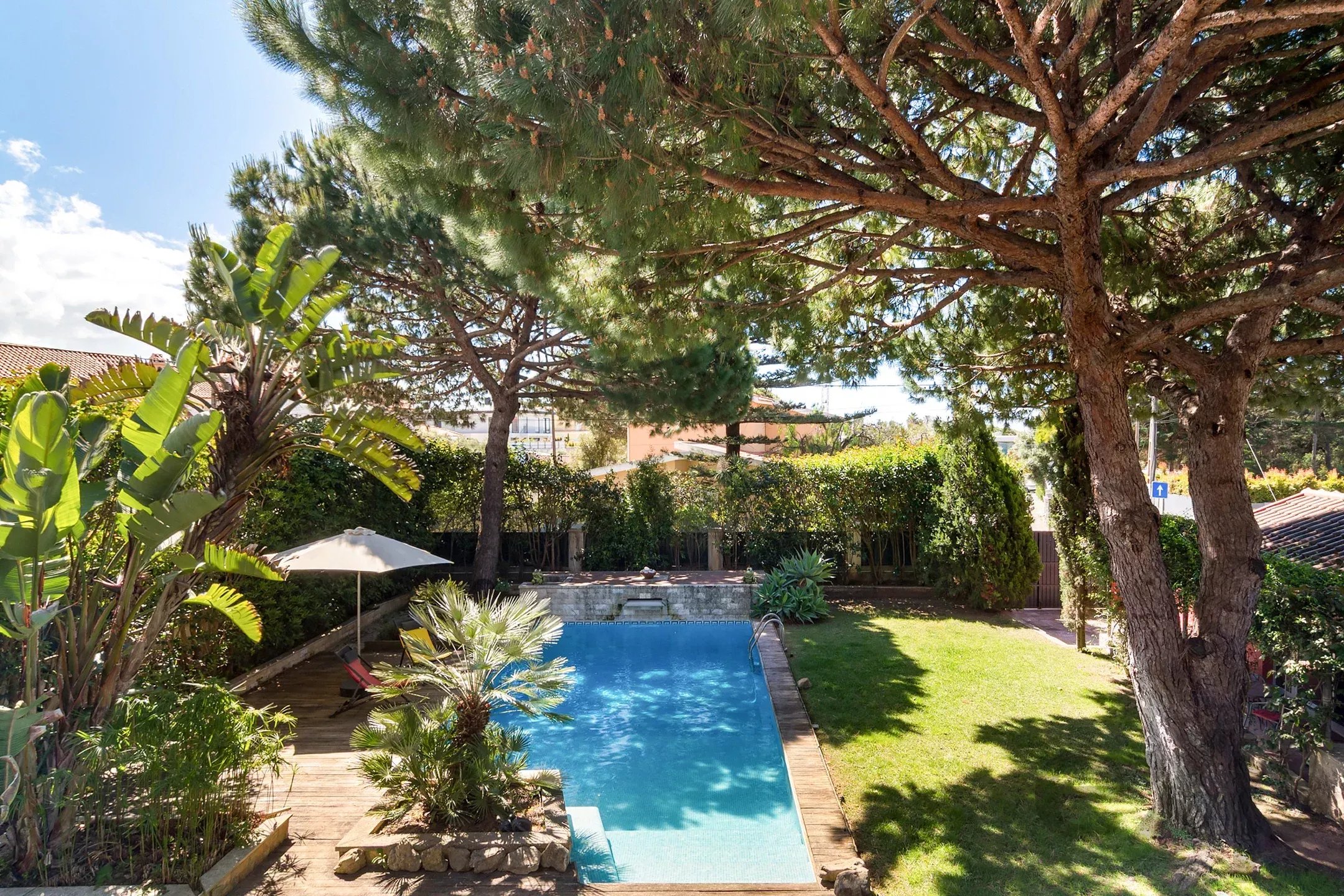 Cascais, Quinta da Bicuda - T4+2 House, Elegant with Pool, Garden, and Spacious Terraces 2750-704 image 9