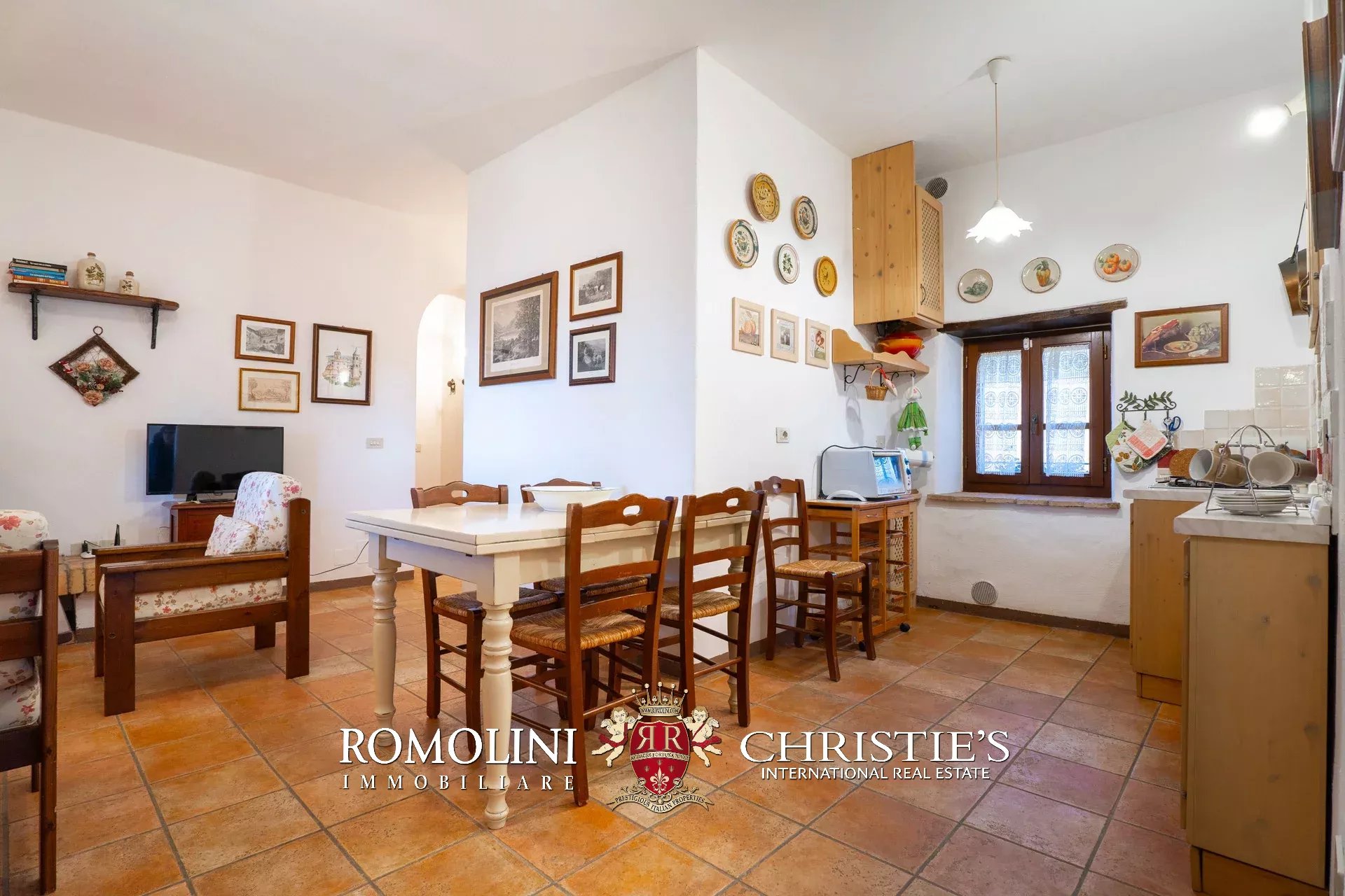7 Bedroom Villa/Townhouse's Image 36