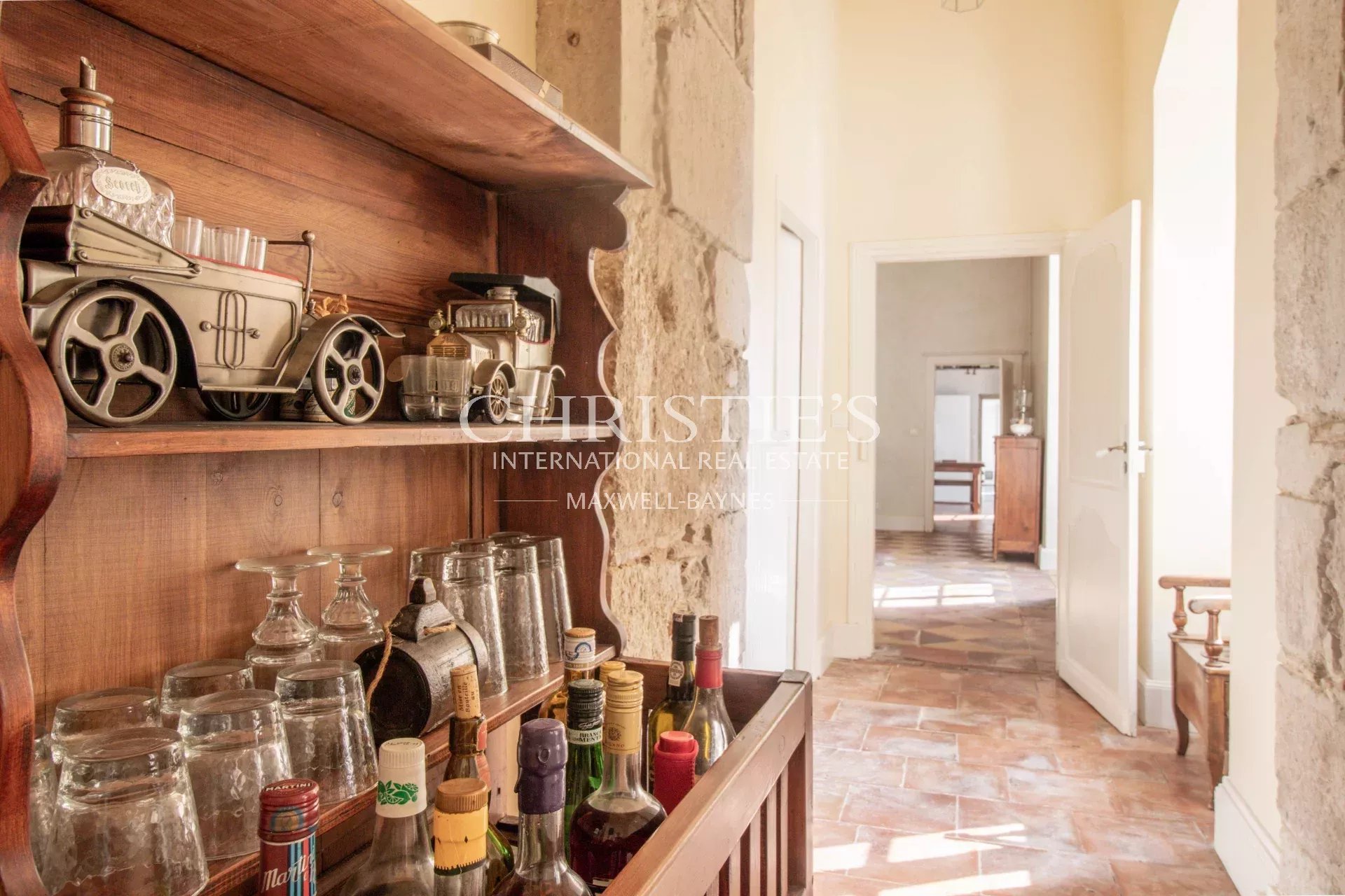 6 Bedroom Chateau's Image 5