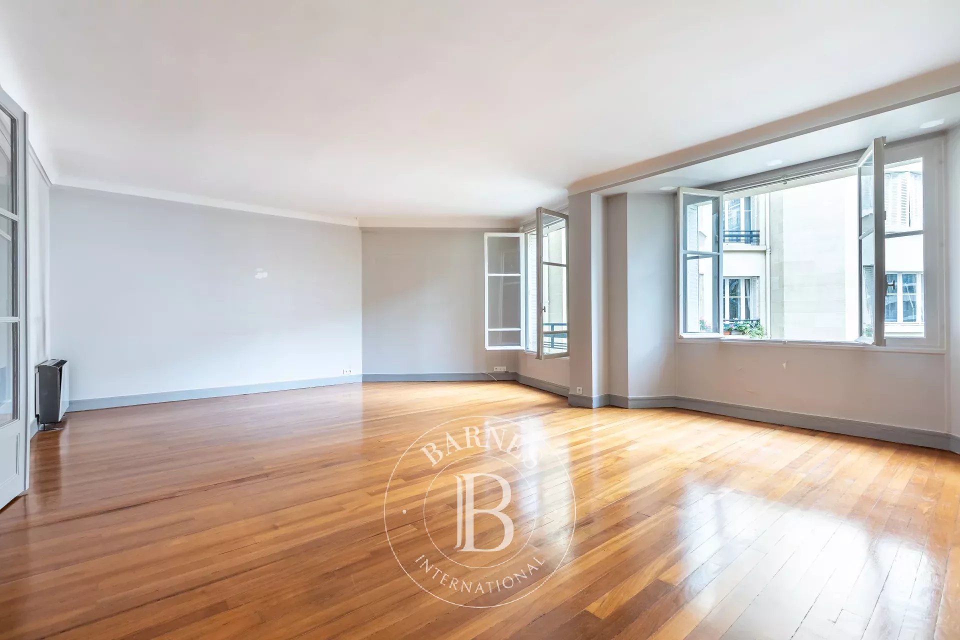Sole agent - Paris 16 - Assomption - 3-bed apartment