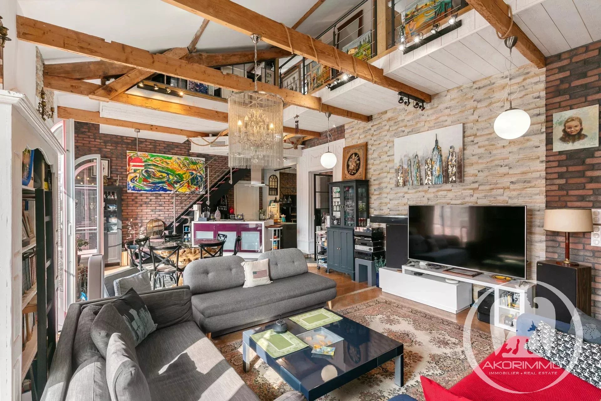 <span class='fw-semibold text-nowrap'>Apartamento</span>  - <span class='text-nowrap'>5 piezas</span>  - <span class='text-nowrap'>140.21 m²</span> - <span class='text-nowrap'> &l