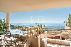 Apartment 4 Rooms with Panoramic Sea View Mandelieu — photo 1 of 7