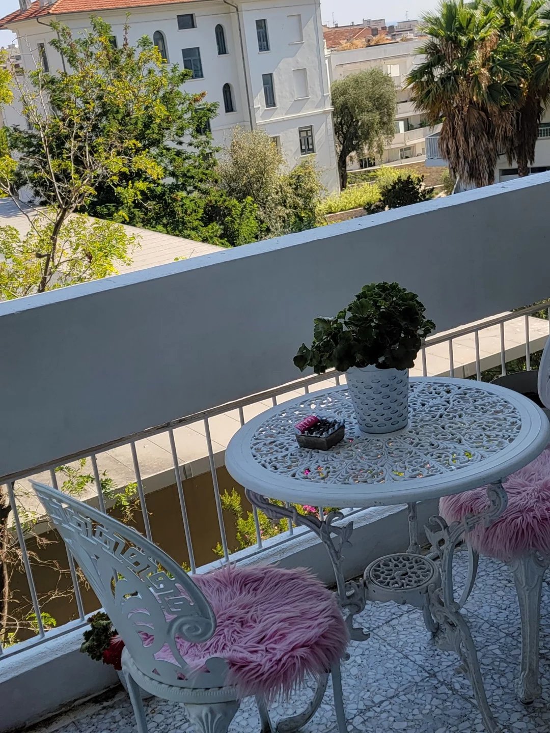 2 Pièces rénové avec balcon et vue dégagée — photo 11