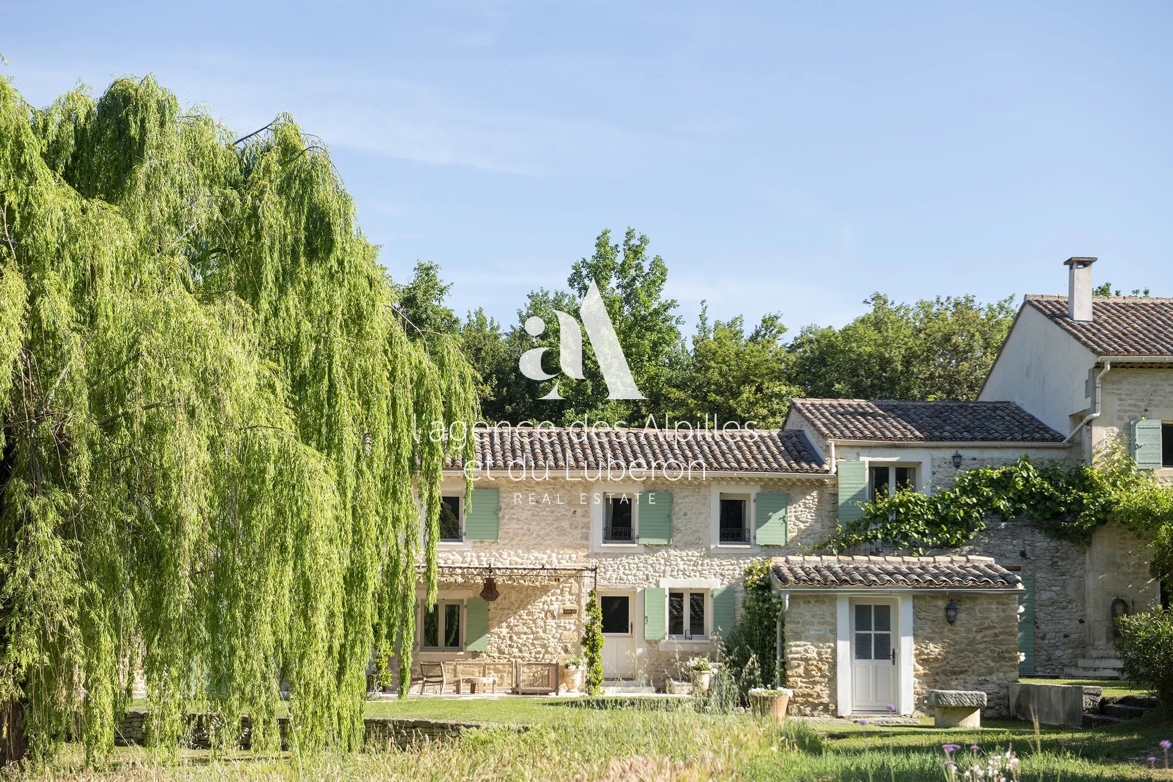 MAS ÉLISE - GORDES - LUBERON - 11 BEDROOMS - 22 PEOPLE