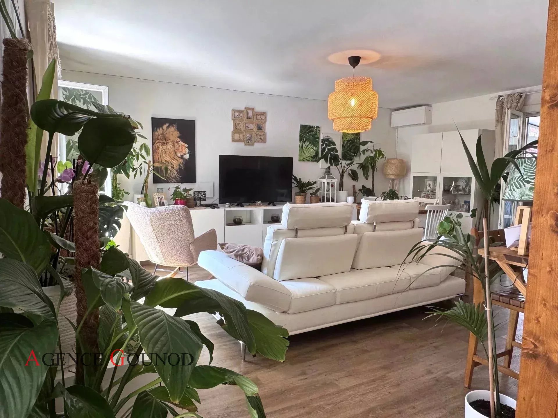 Maison  - 5 pièces  - 114.0 m² -  579 000 € - À vendre