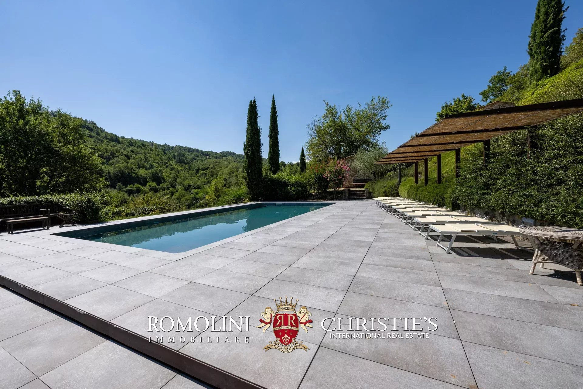 6 Bedroom Villa/Townhouse's Image 22
