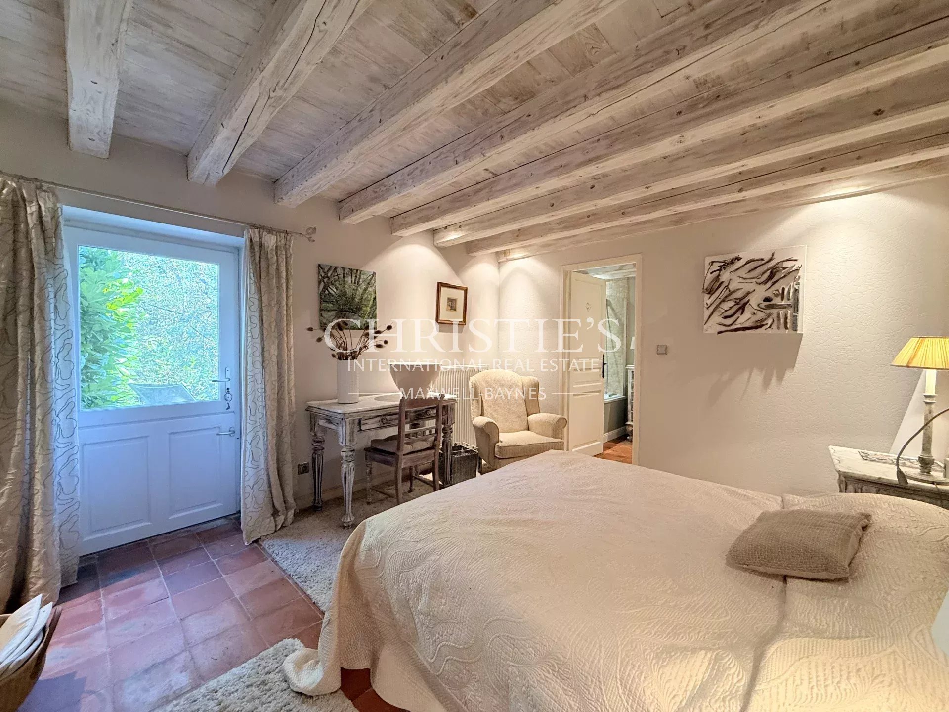 5 Bedroom Villa/Townhouse's Image 12