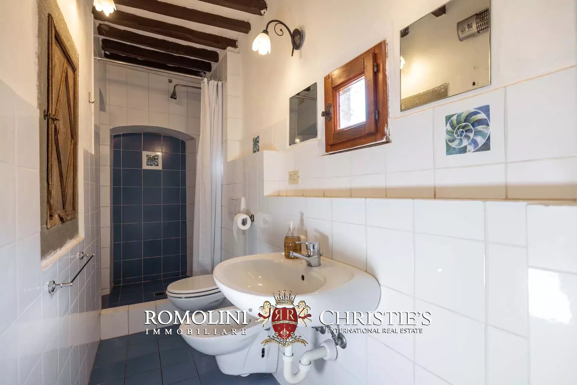 10 Bedroom Villa/Townhouse's Image 31