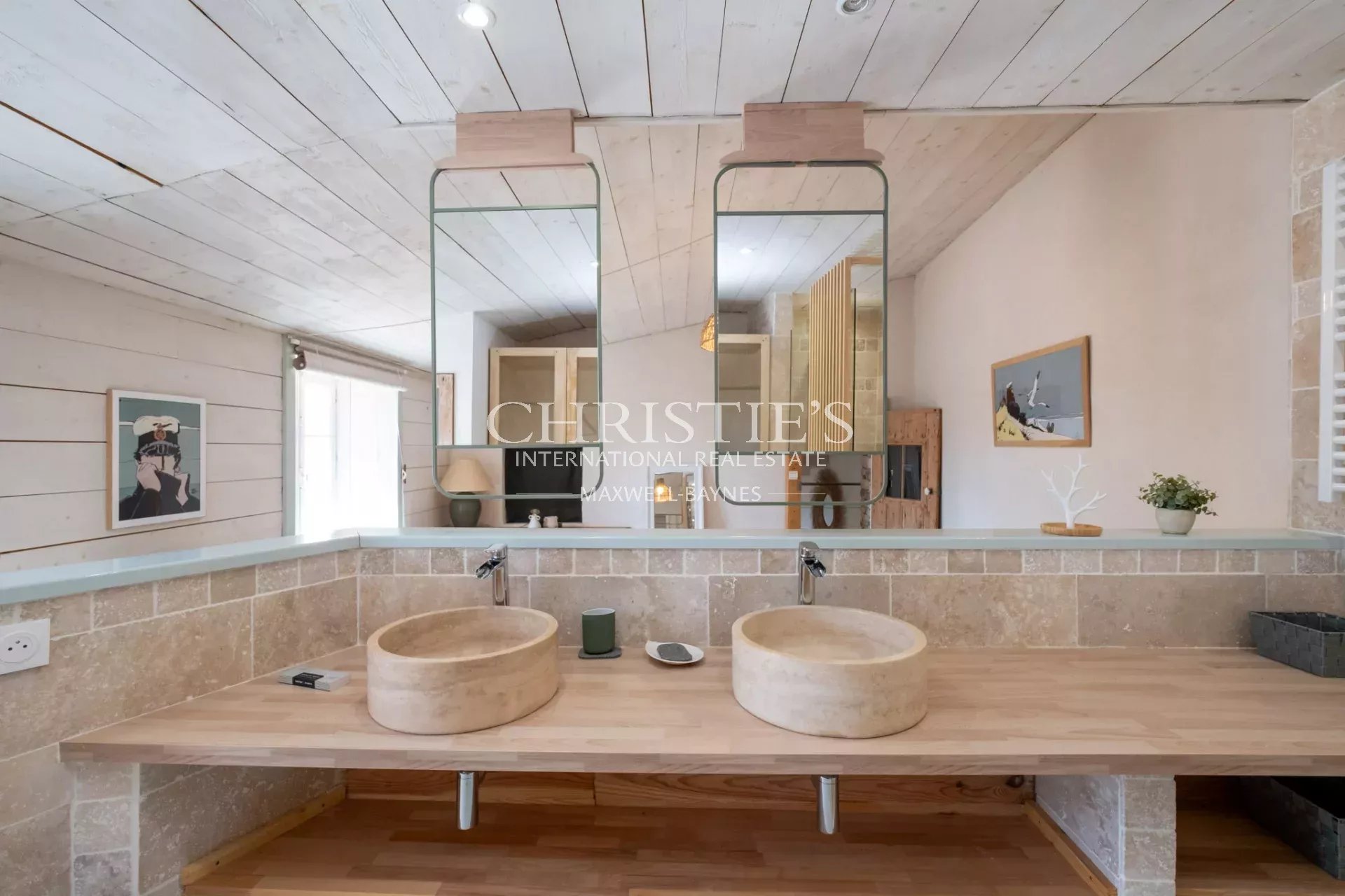 5 Bedroom Villa/Townhouse's Image 12