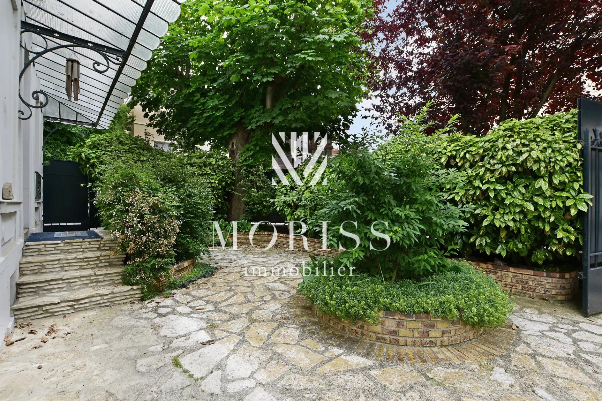 MAISON  288,98M2  , 7 PIÉCES, 5 CHAMBRES :  TERRASSE,  GARAGE - Image Array