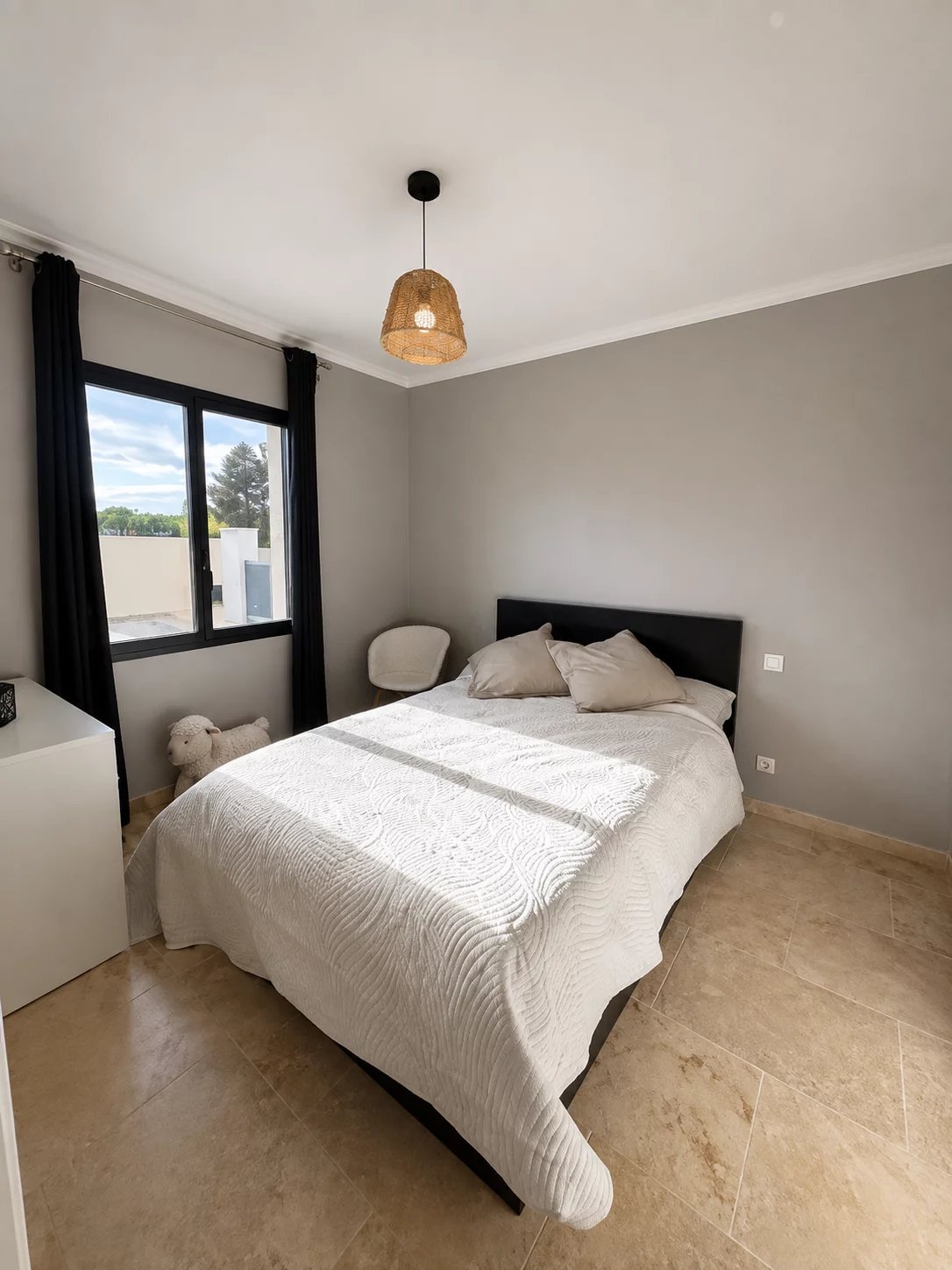 MAISON CONTEMPORAINE 3 CHAMBRES AVEC PISCINE – 120 M² – TERRAIN 707 M² – SAINT-GILLES — photo 8