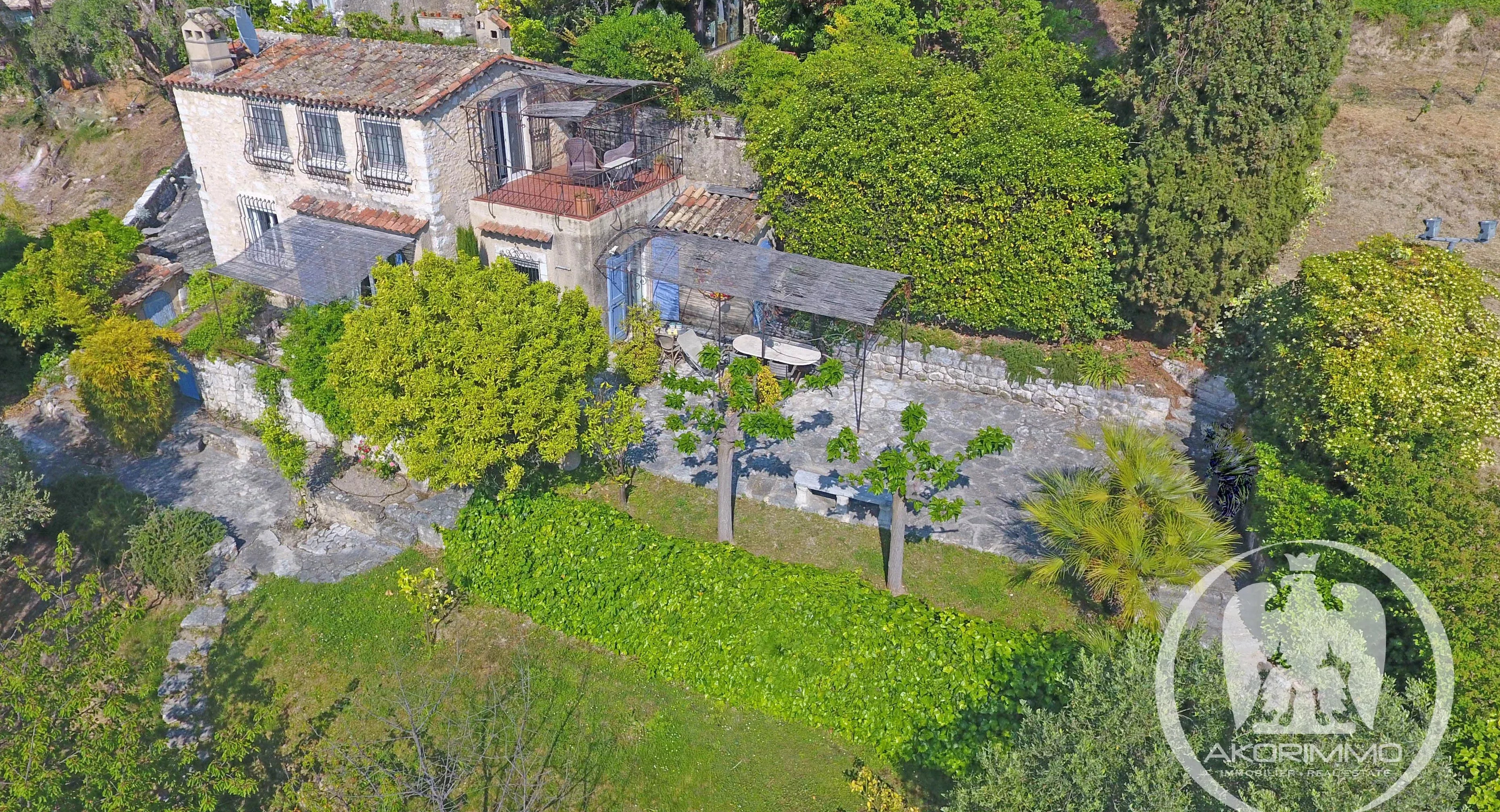 Maison  - 3 pièces  - 77.68 m2 -