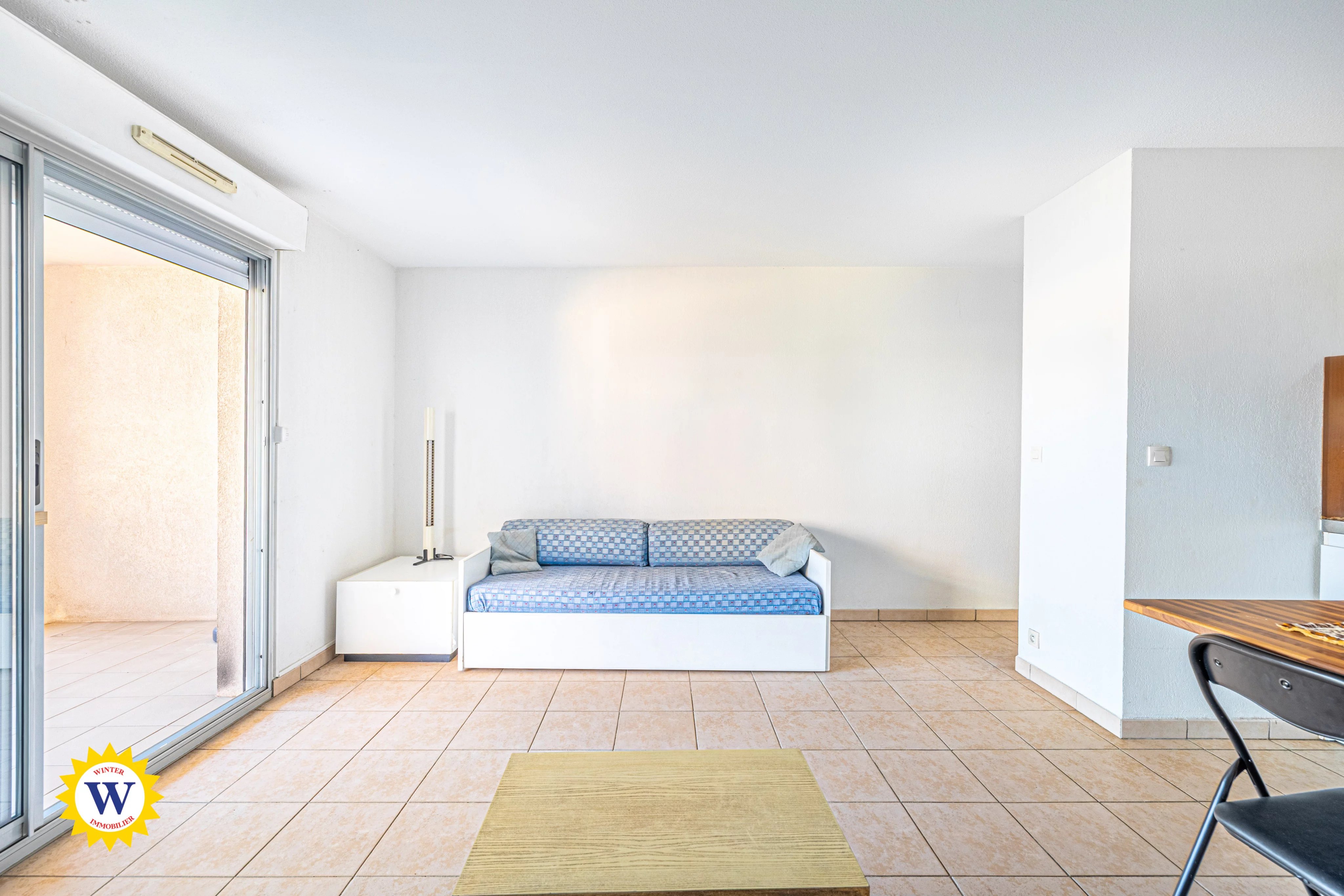 CANNES LA BOCCA – GRAND STUDIO AVEC TERRASSE SANS VIS-À-VIS - GARAGE EN SUS - Photo 5