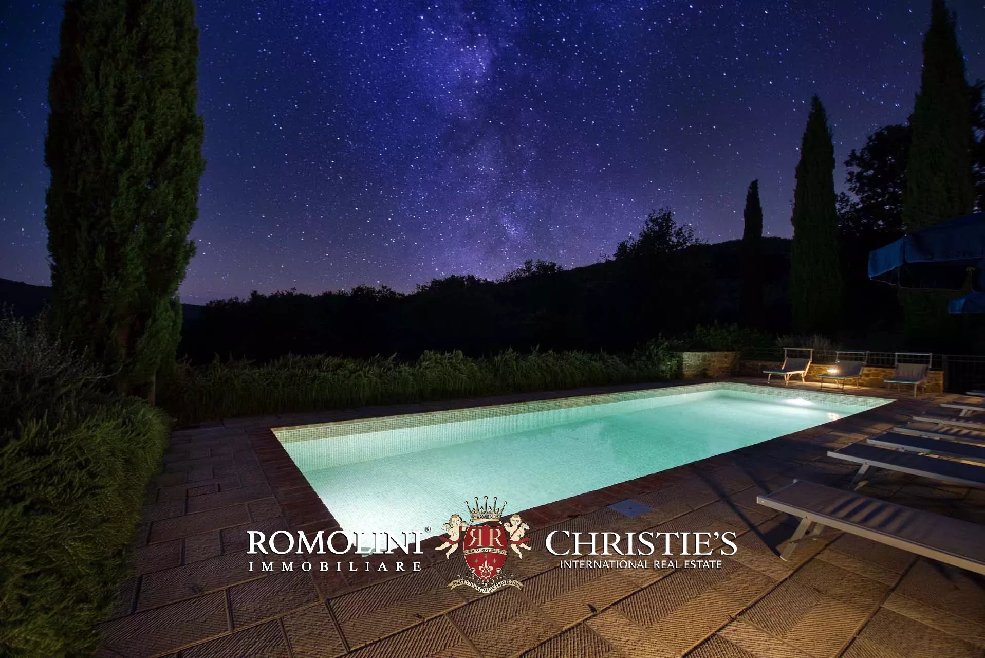 6 Bedroom Villa/Townhouse's Image 9