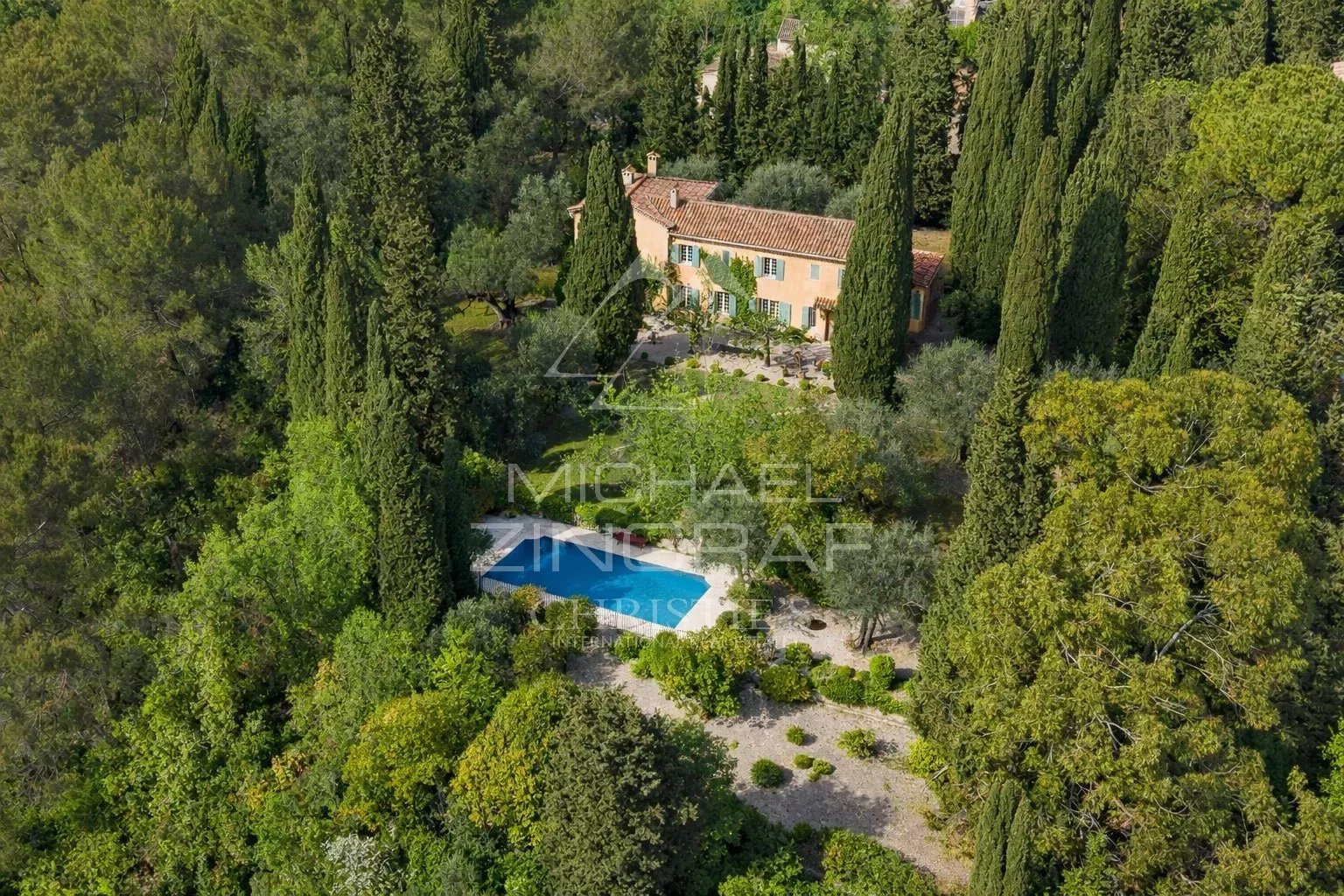 6 Bedroom Villa/Townhouse's Image 9