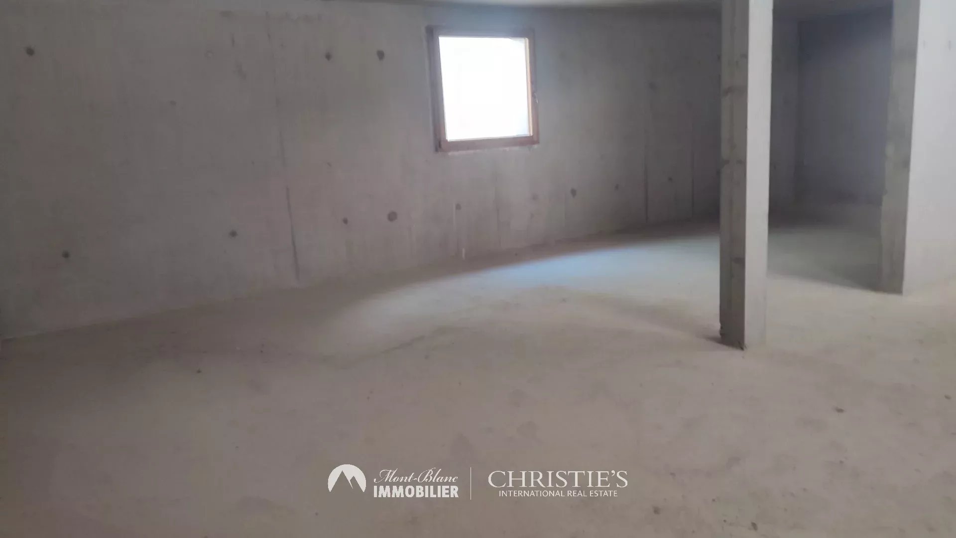 4 Bedroom Villa/Townhouse's Image 3