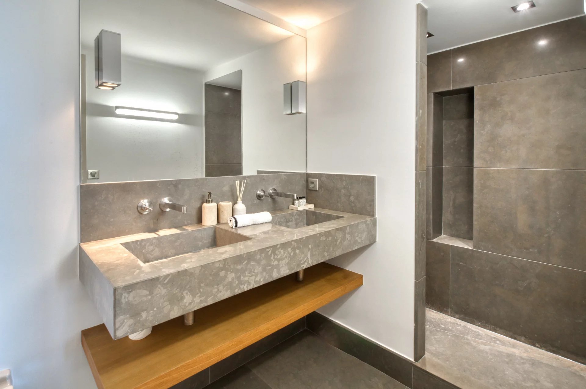 SUPER CANNES  -VUE MER PANORAMIQUE  – 320M2