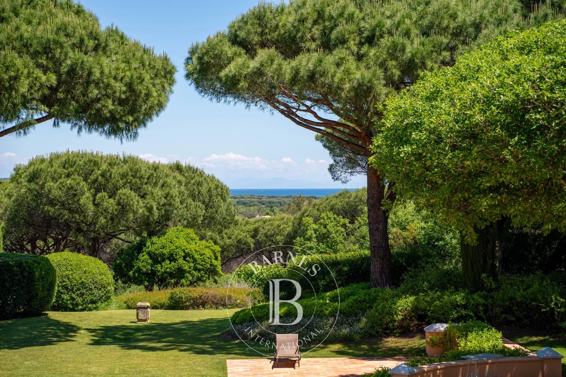 RAMATUELLE - CHARMING PROPERTY WITH 7 BEDROOMS AND SEA VIEW - picture 19 title=