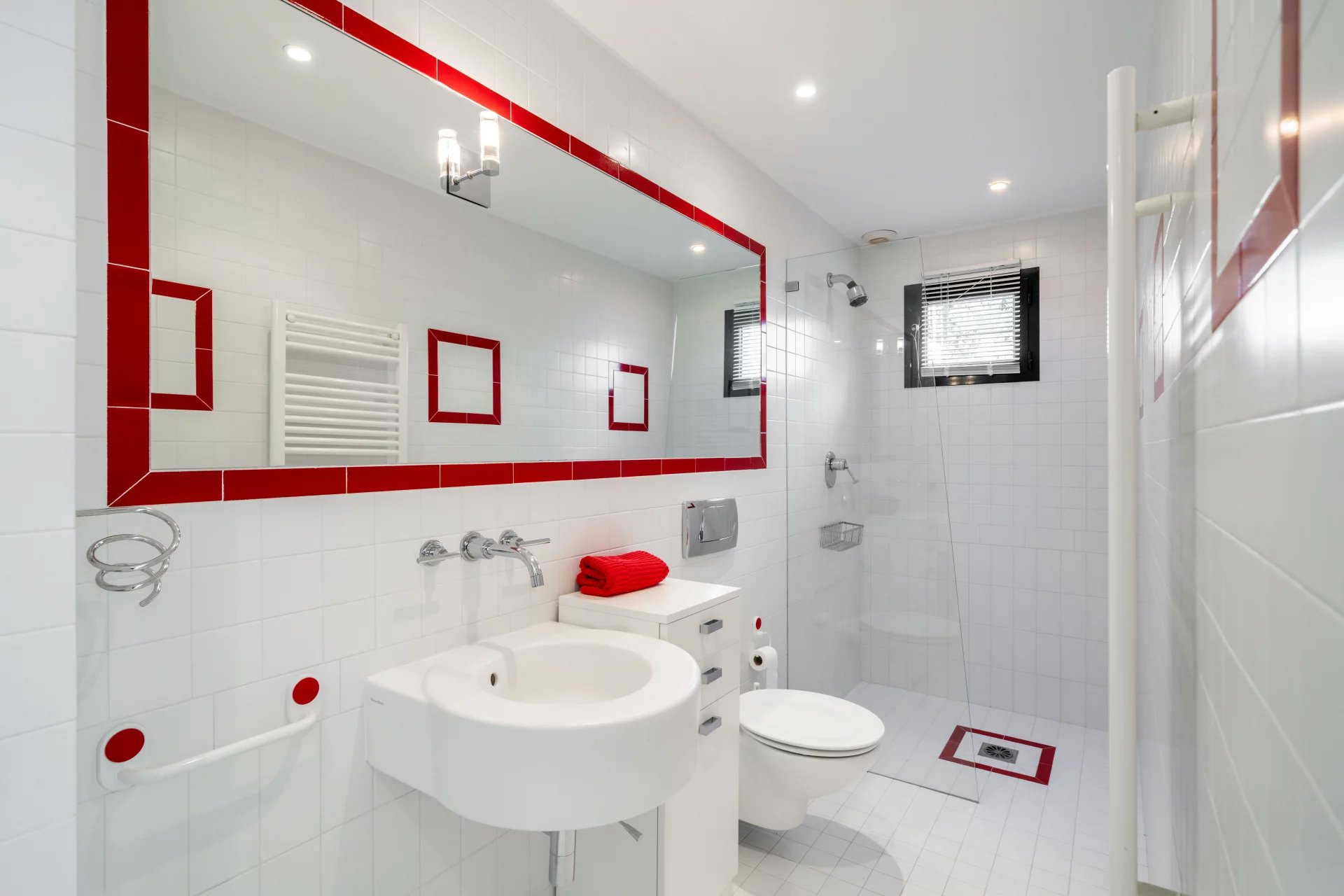 Exceptional Contemporary Villa with Panoramic Sea Views