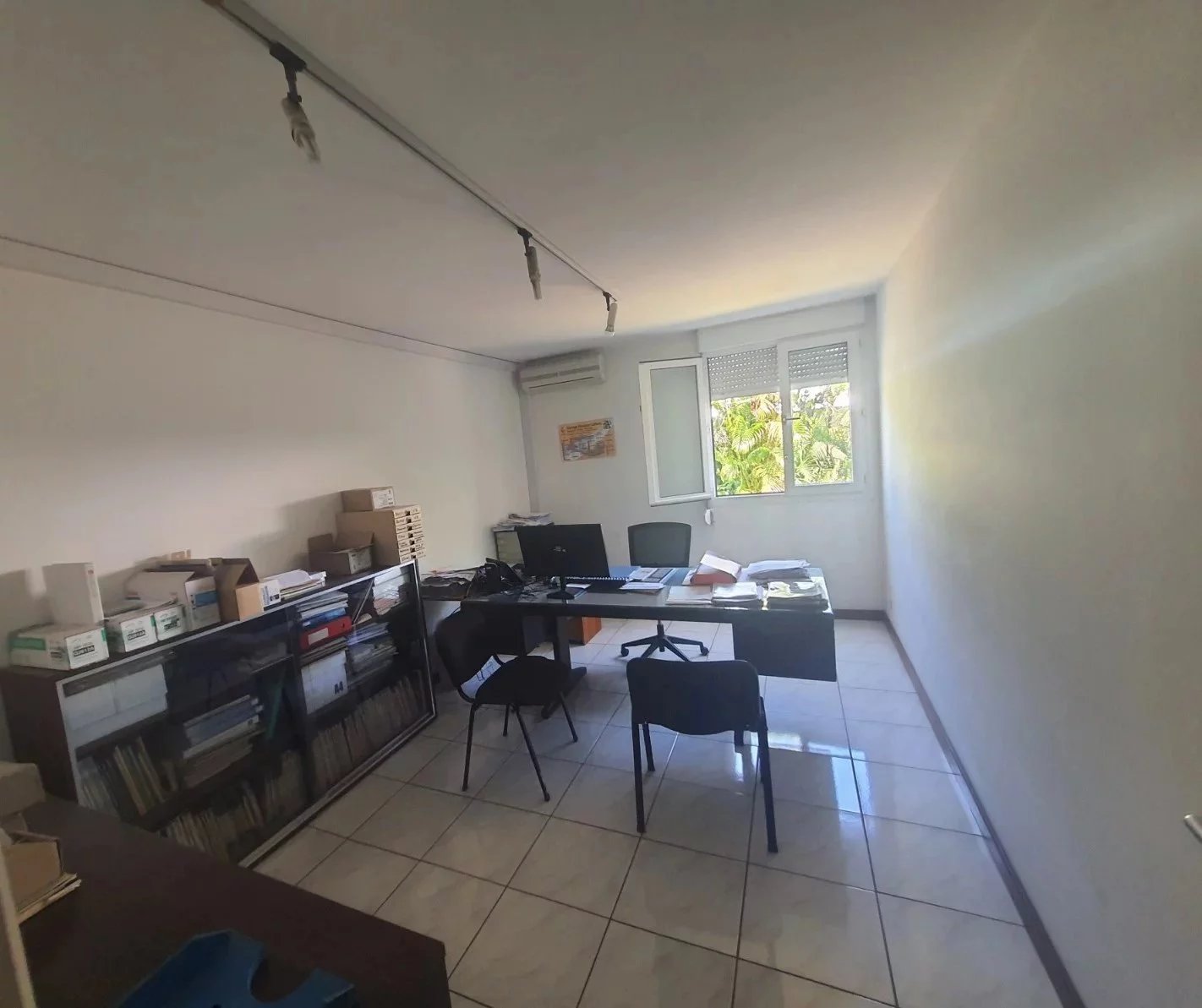 Rental Local Saint-Denis