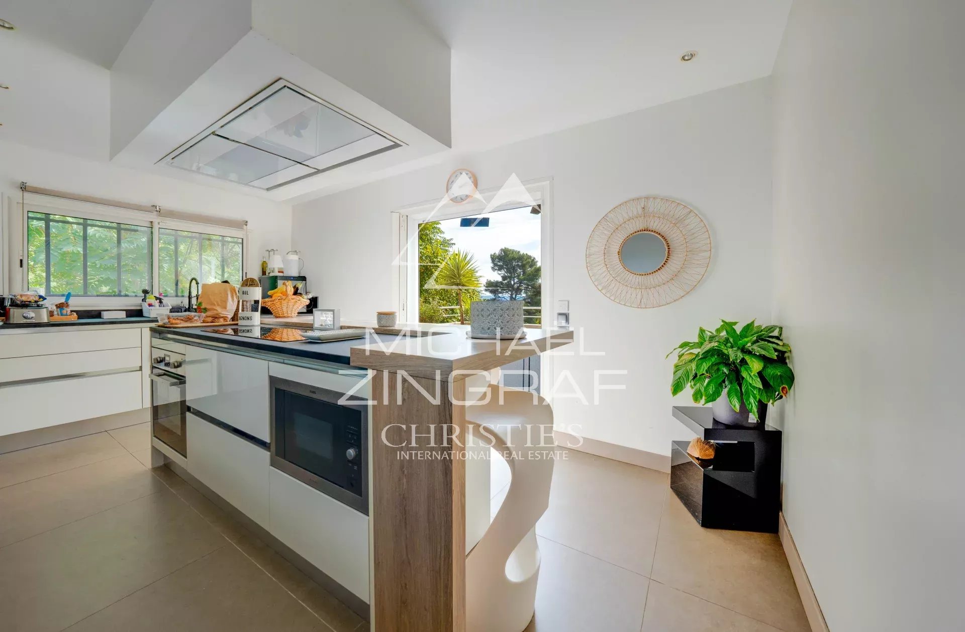4 Bedroom Villa/Townhouse's Image 3