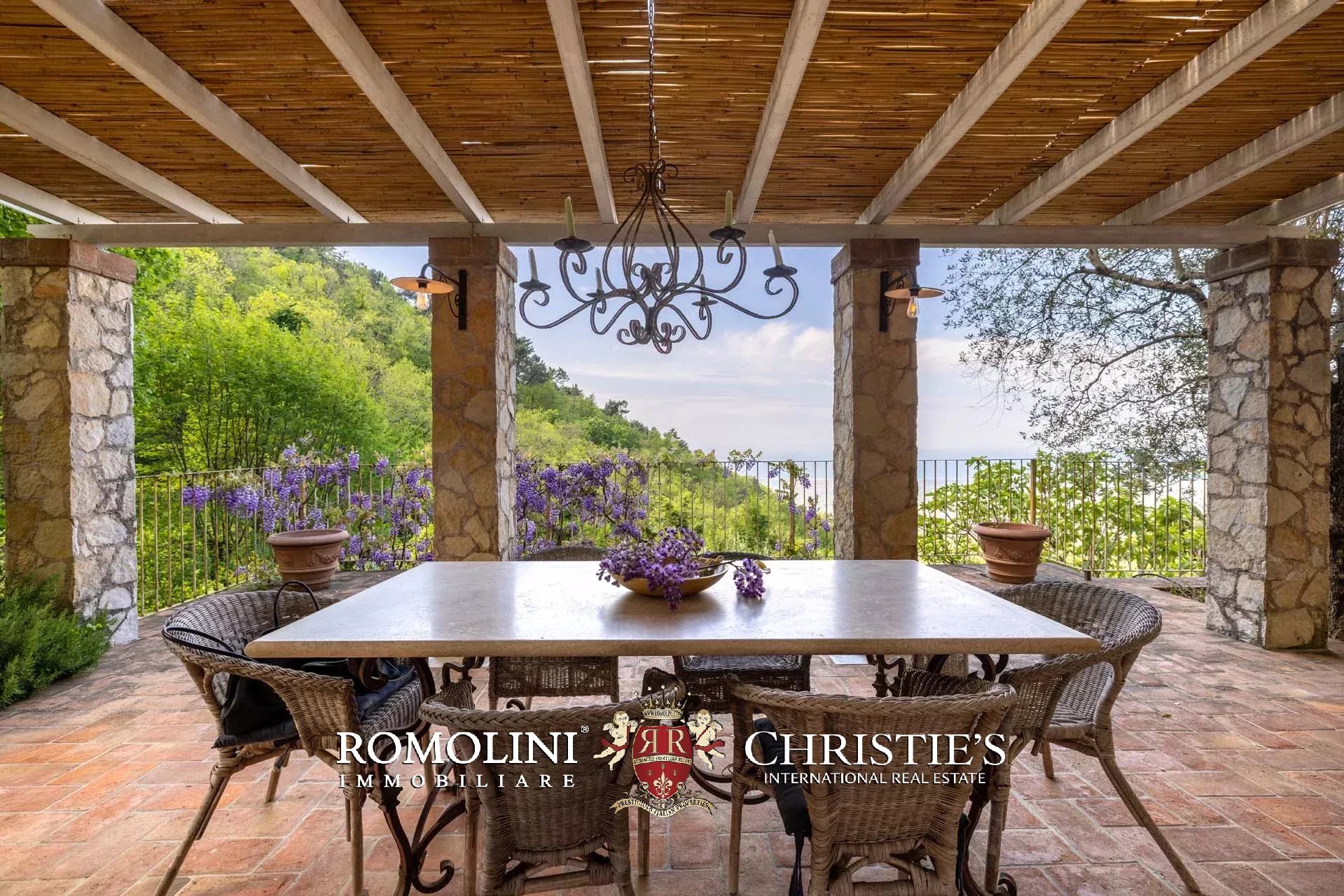 4 Bedroom Villa/Townhouse's Image 6