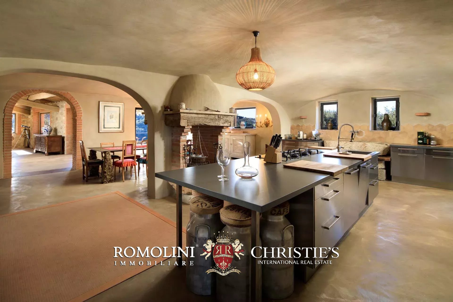 7 Bedroom Villa/Townhouse's Image 14