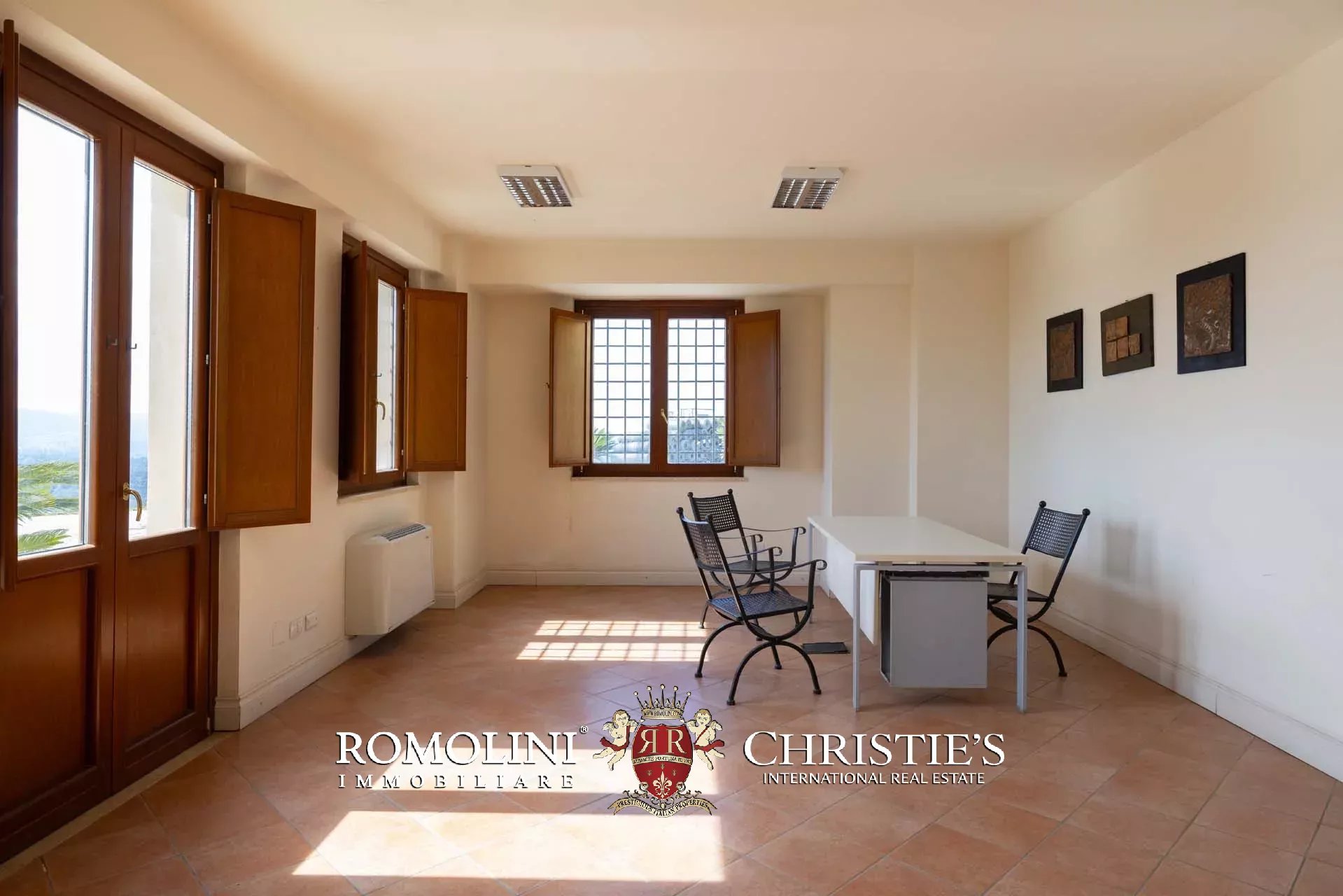 7 Bedroom Villa/Townhouse's Image 69