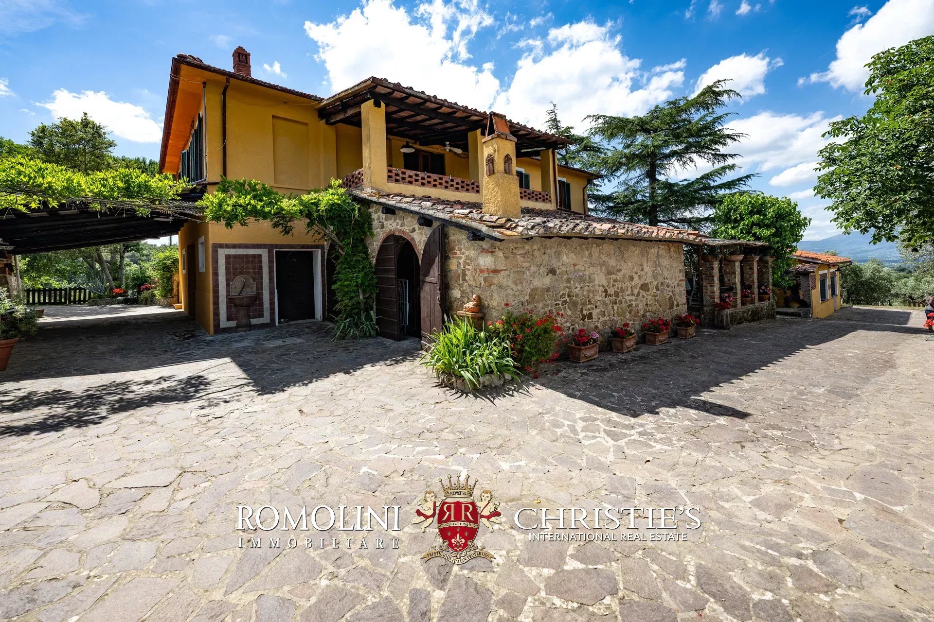 9 Bedroom Villa/Townhouse's Image 15