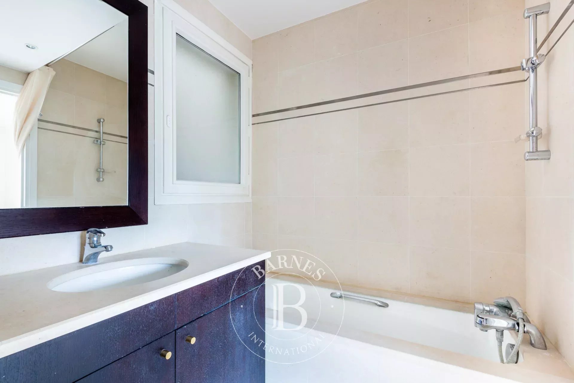 Daire Paris 8ème - picture 8