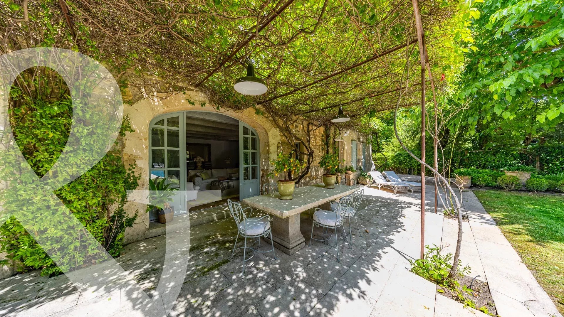 NOBLESSE ET ELEGANCE