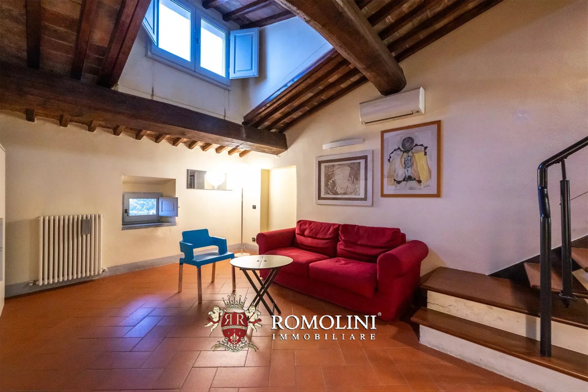 COZY 60-SQM PENTHOUSE FOR SALE IN THE HISTORICAL CENTER OF AREZZO