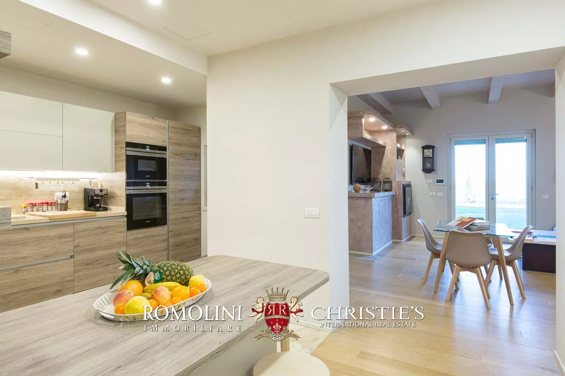 7 Bedroom Villa/Townhouse's Image 59