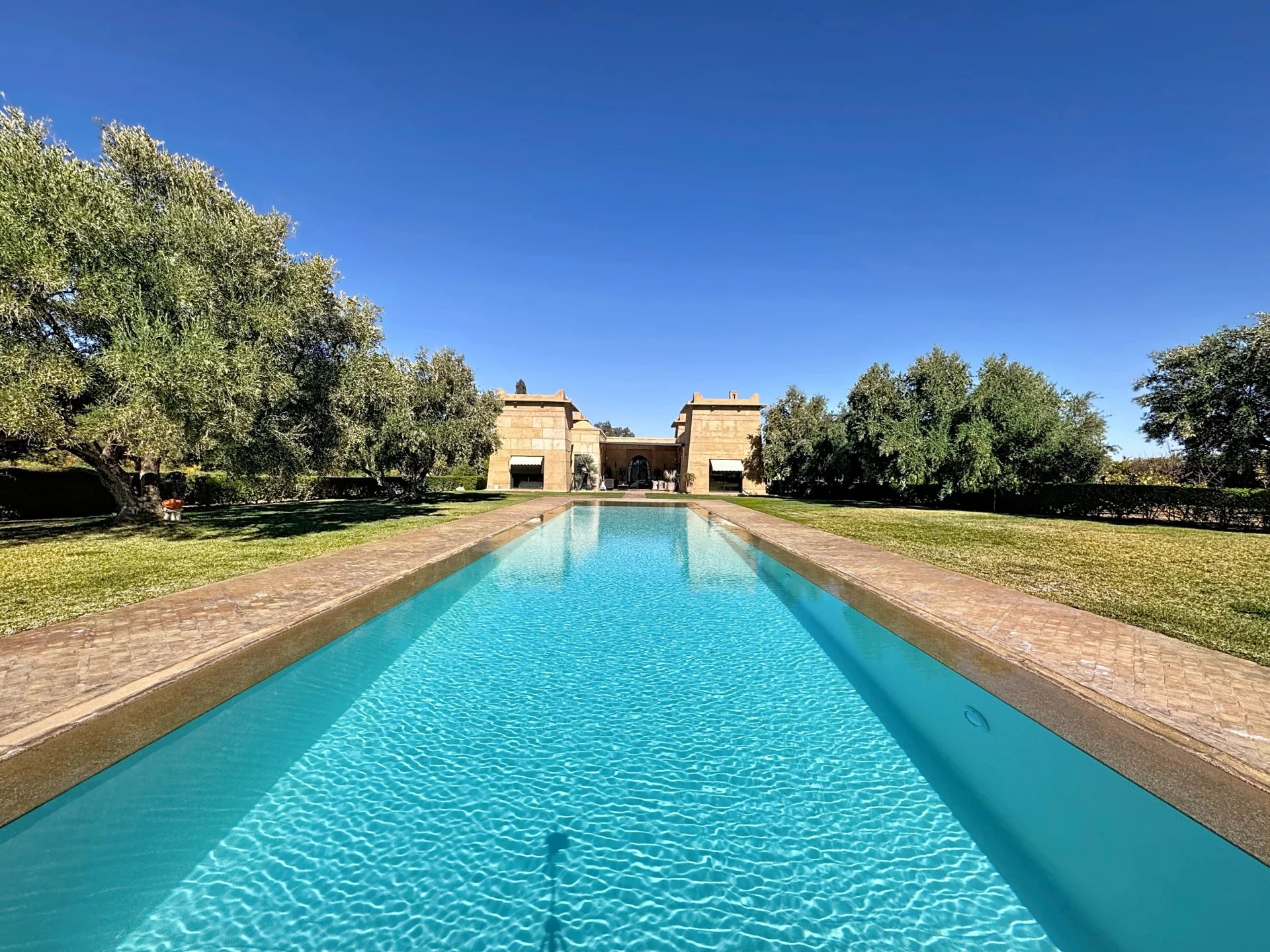 Sale Villa Marrakesh Route de Ouarzazate