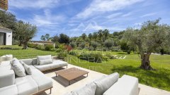 Mougins - Contemporary provençal villa in a secure estate — photo 3 of 7