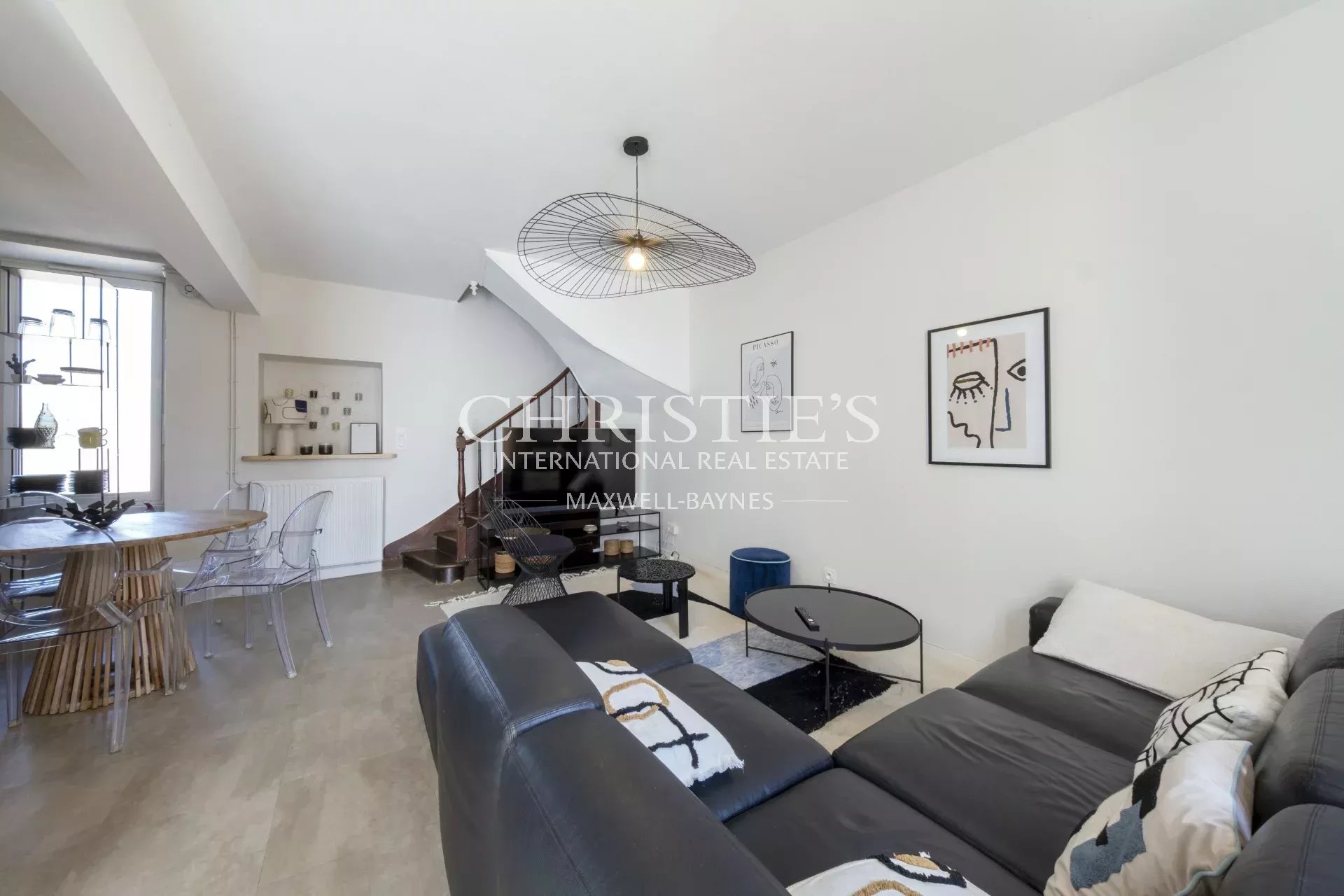13 Bedroom Villa/Townhouse's Image 44