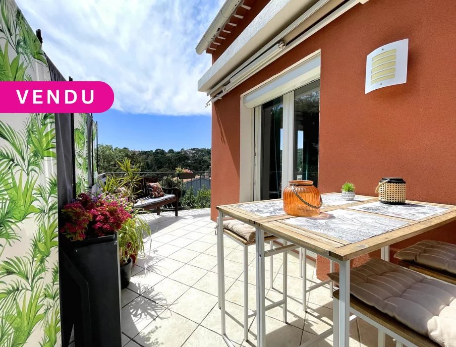 EXCLUSIVITE -  HYERES - Duplex lumineux avec terrasses et garage – Petite copropriété