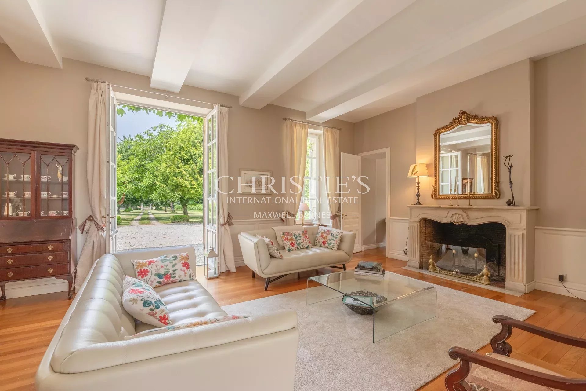 7 Bedroom Villa/Townhouse's Image 7