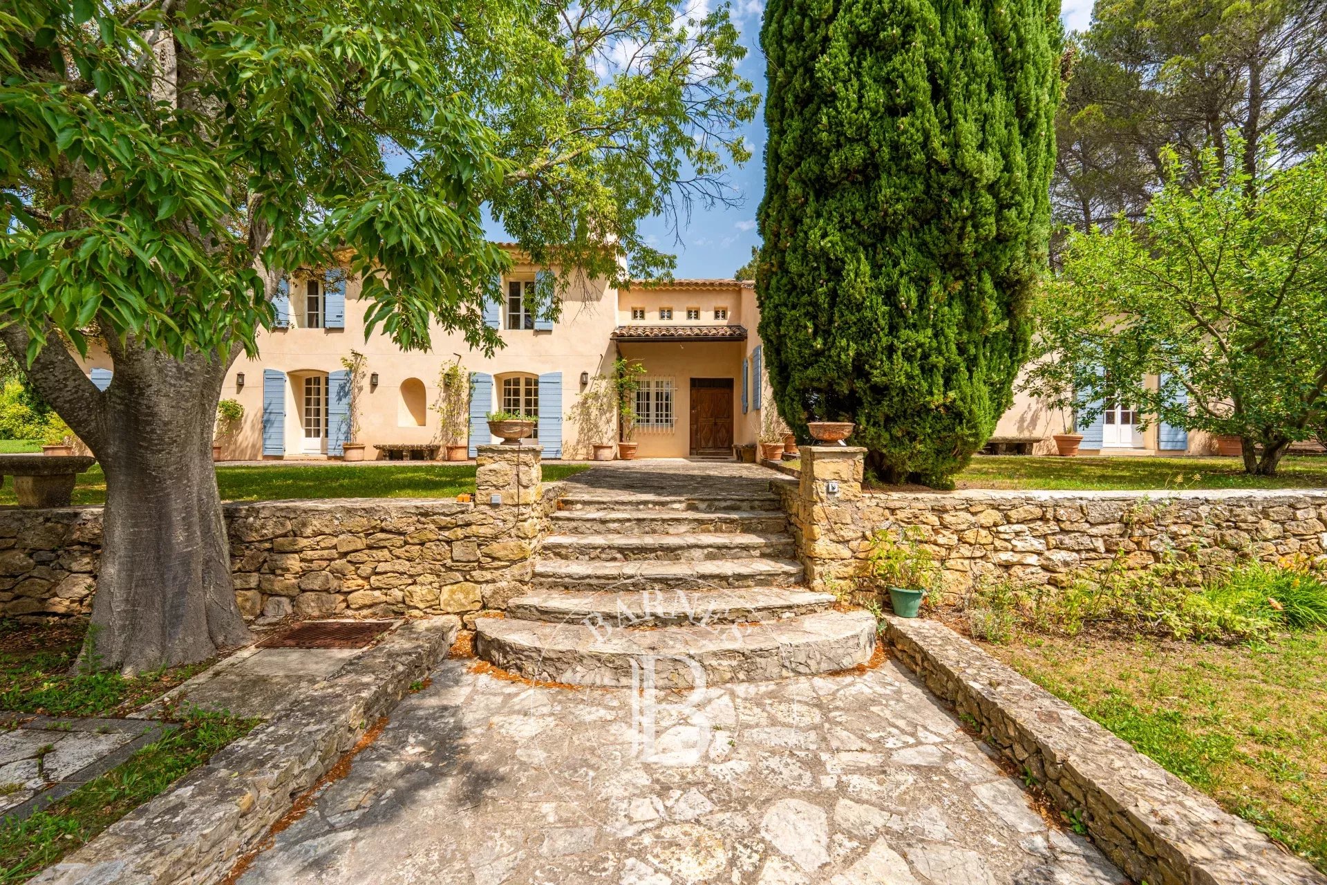 NEAR AIX‑EN‑PROVENCE – PRESTIGIOUS BASTIDE 306 sqm • 6 BEDROOMS • POOL • QUIET • EXTENSION